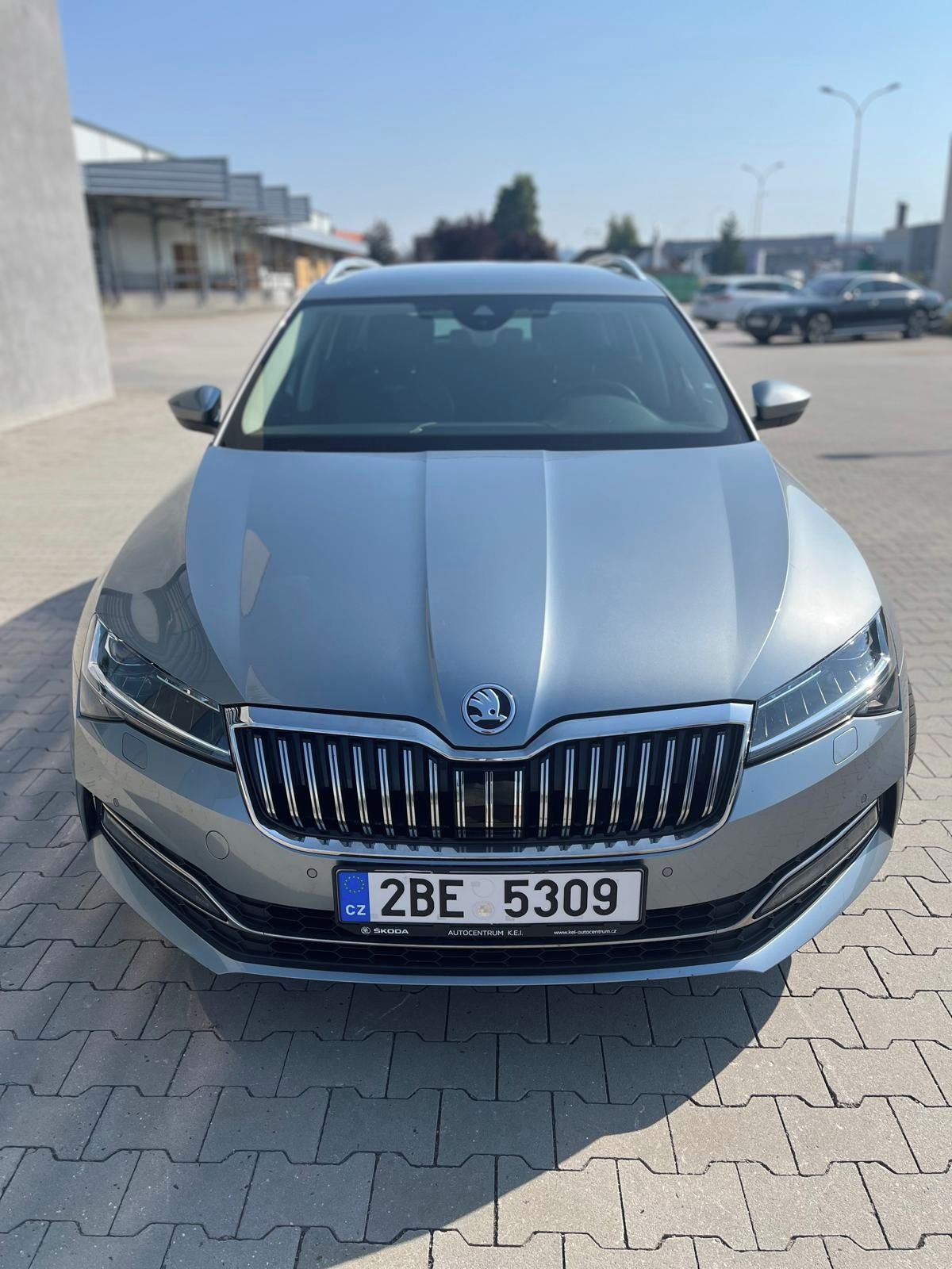Škoda Superb, 2.0 TDI DSG 4x4 L&K WEBA-TZ-DP - fotka 2