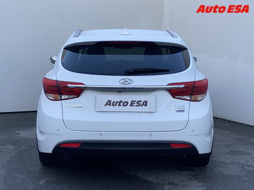 Hyundai i40, 1.7 CRDi,AC,navi,kamera - fotka 5