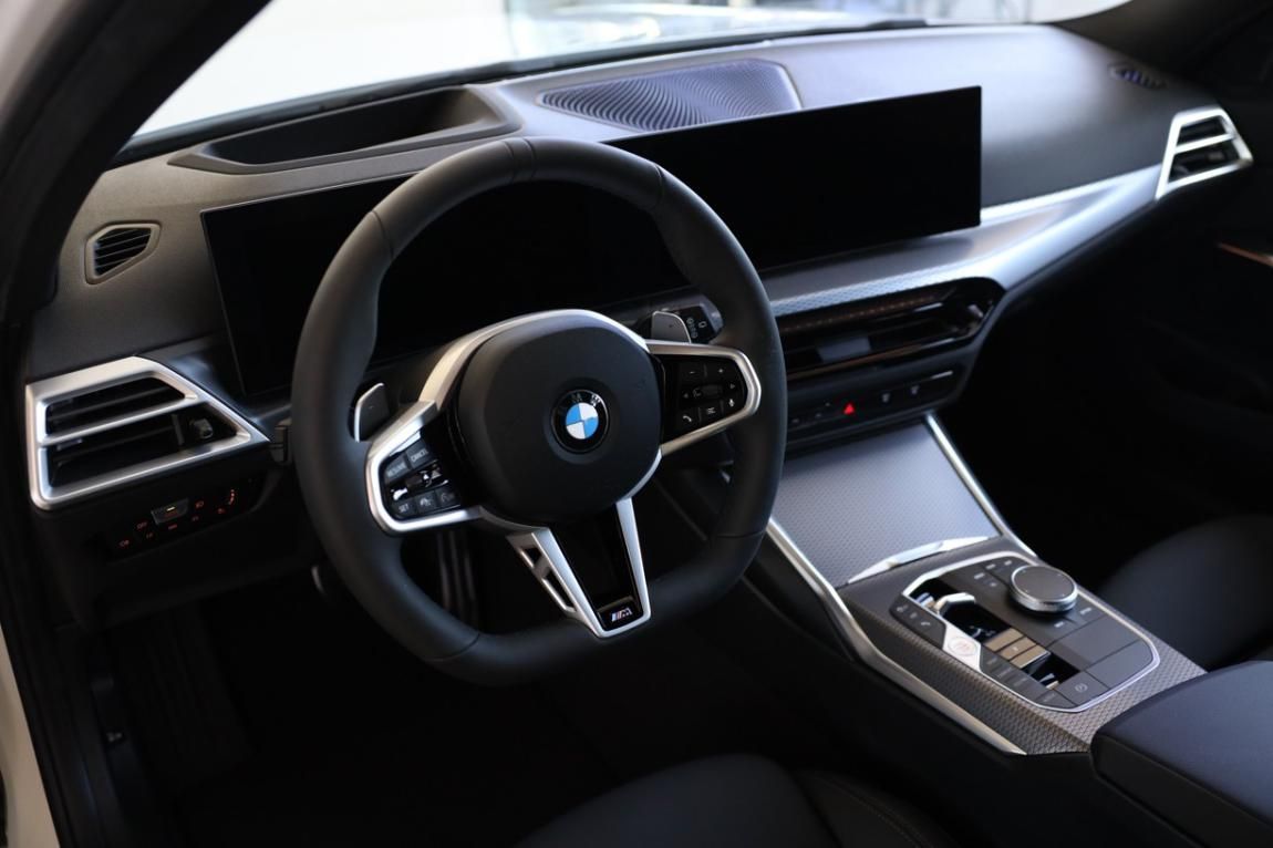 BMW Řada 3, 330d xDrive Touring - fotka 2