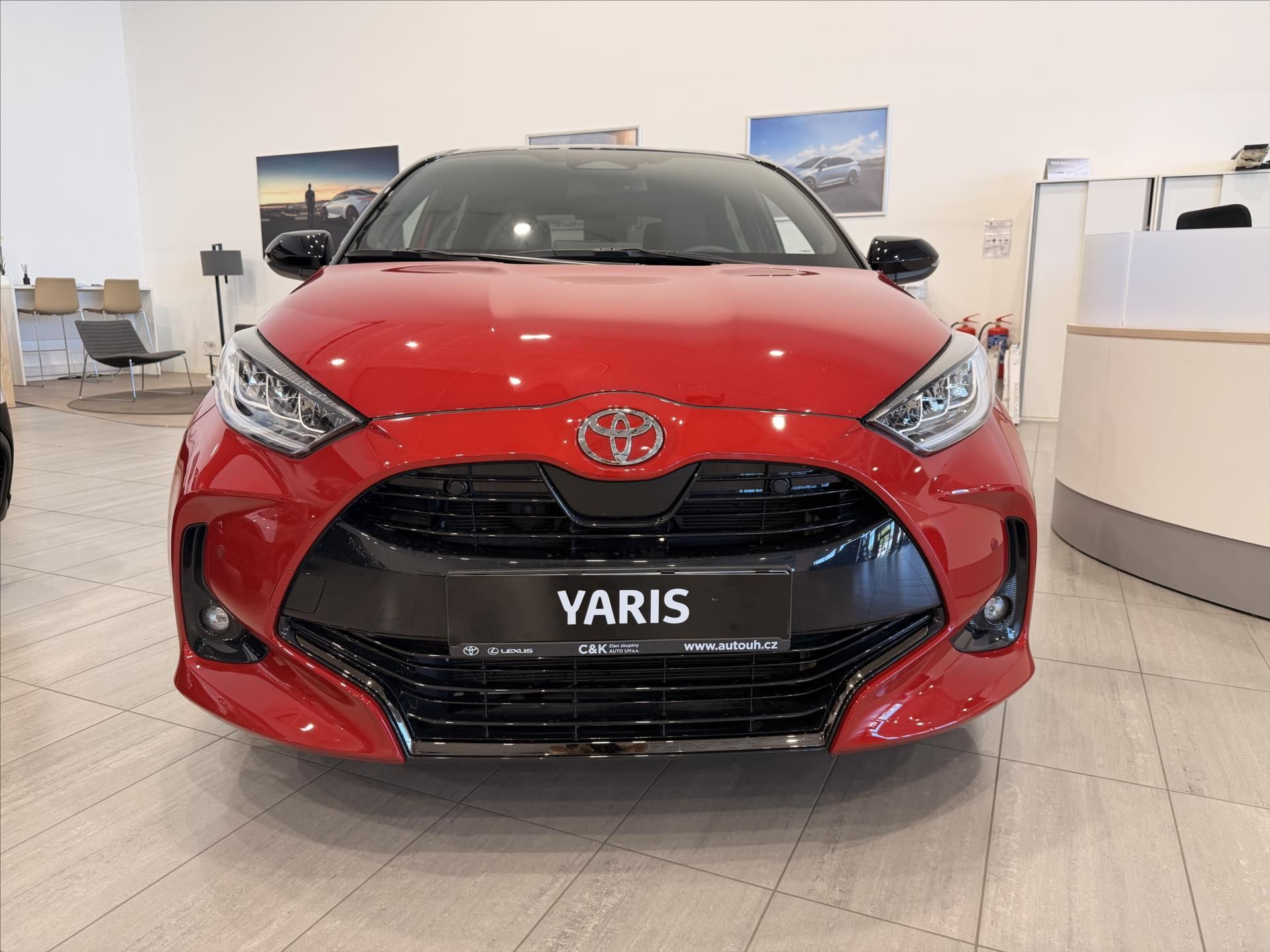 Toyota Yaris, 1,5 Executive Bitone  Hybrid ( - fotka 2
