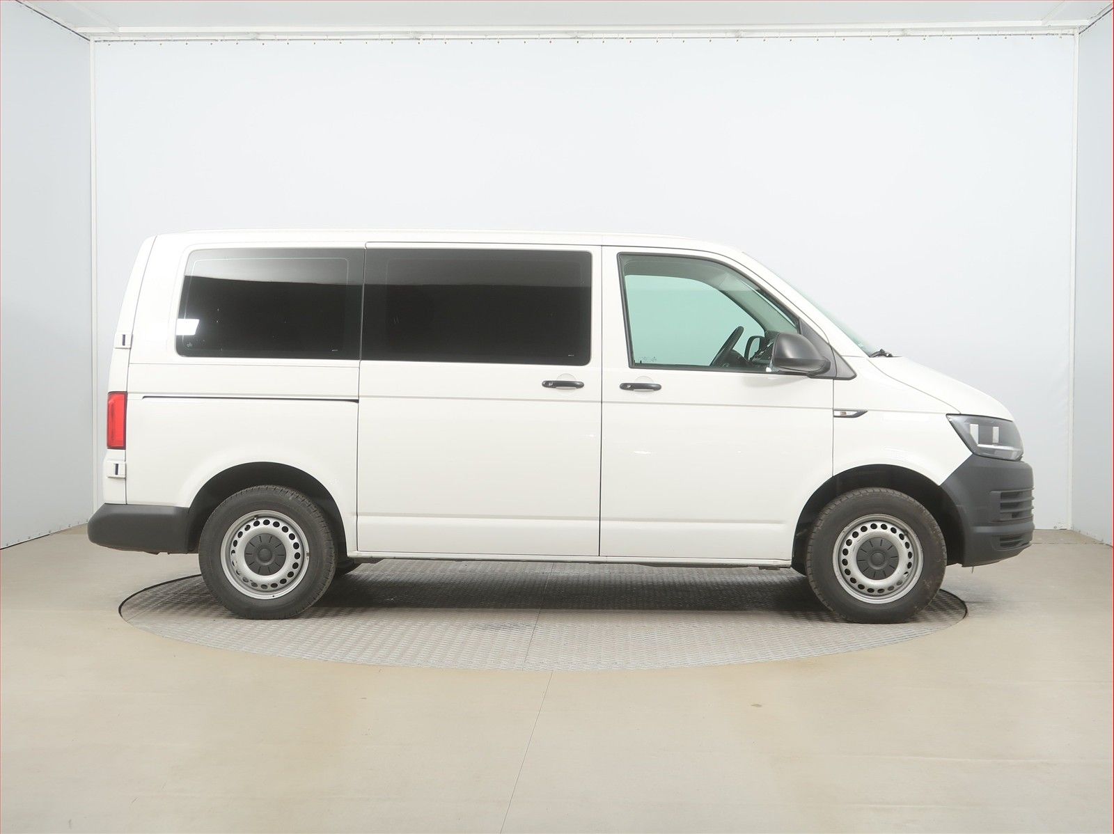 Volkswagen Caravelle, 2.0 TDI, 9 míst, KR - fotka 6