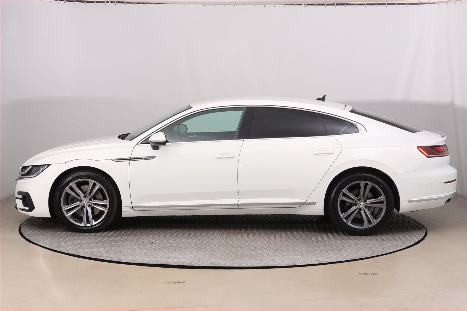 Volkswagen Arteon, 2.0 BiTDI 4Motion, R-line - fotka 3