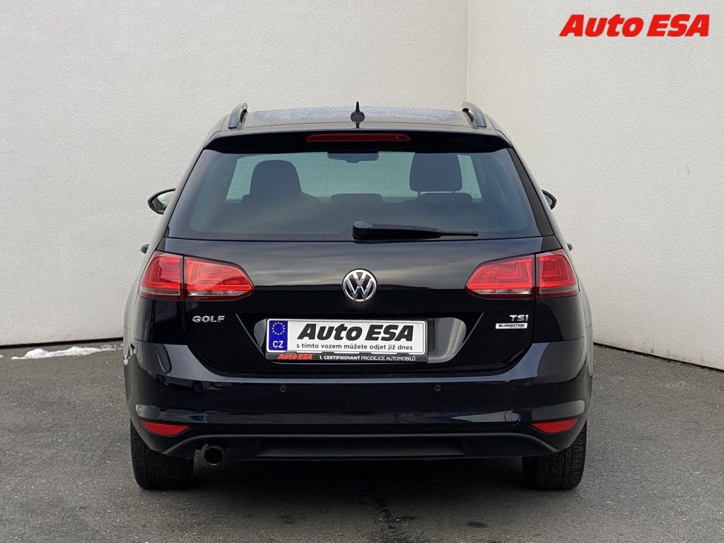 Volkswagen Golf, 1.2 TSi,Trendline,navi - fotka 5