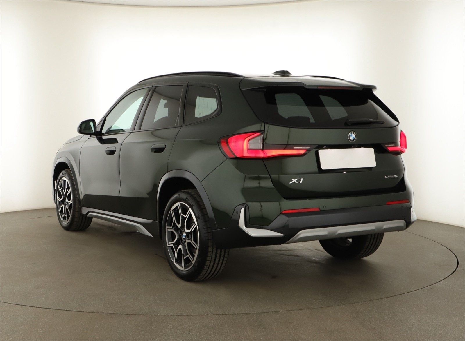 BMW X1, sDrive18i, XLine Edition - fotka 4