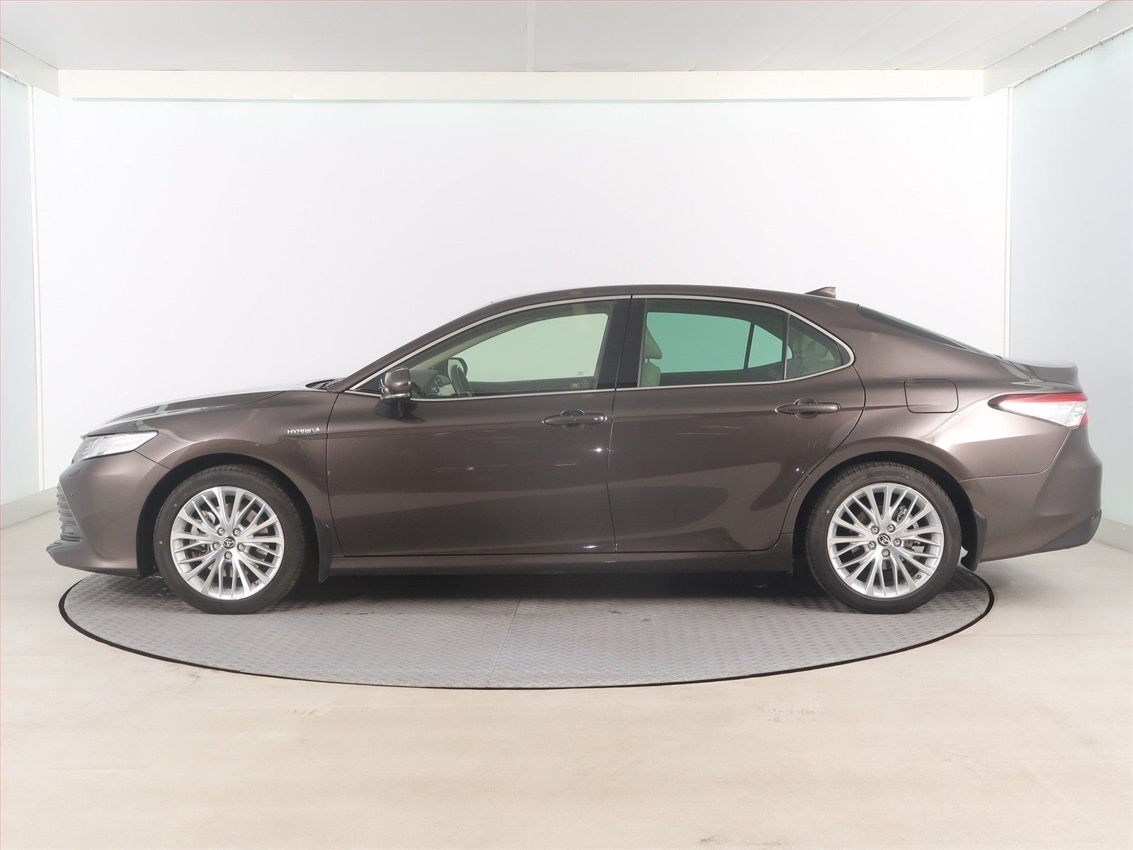 Toyota Camry, 2.5 Hybrid, Automat - fotka 3