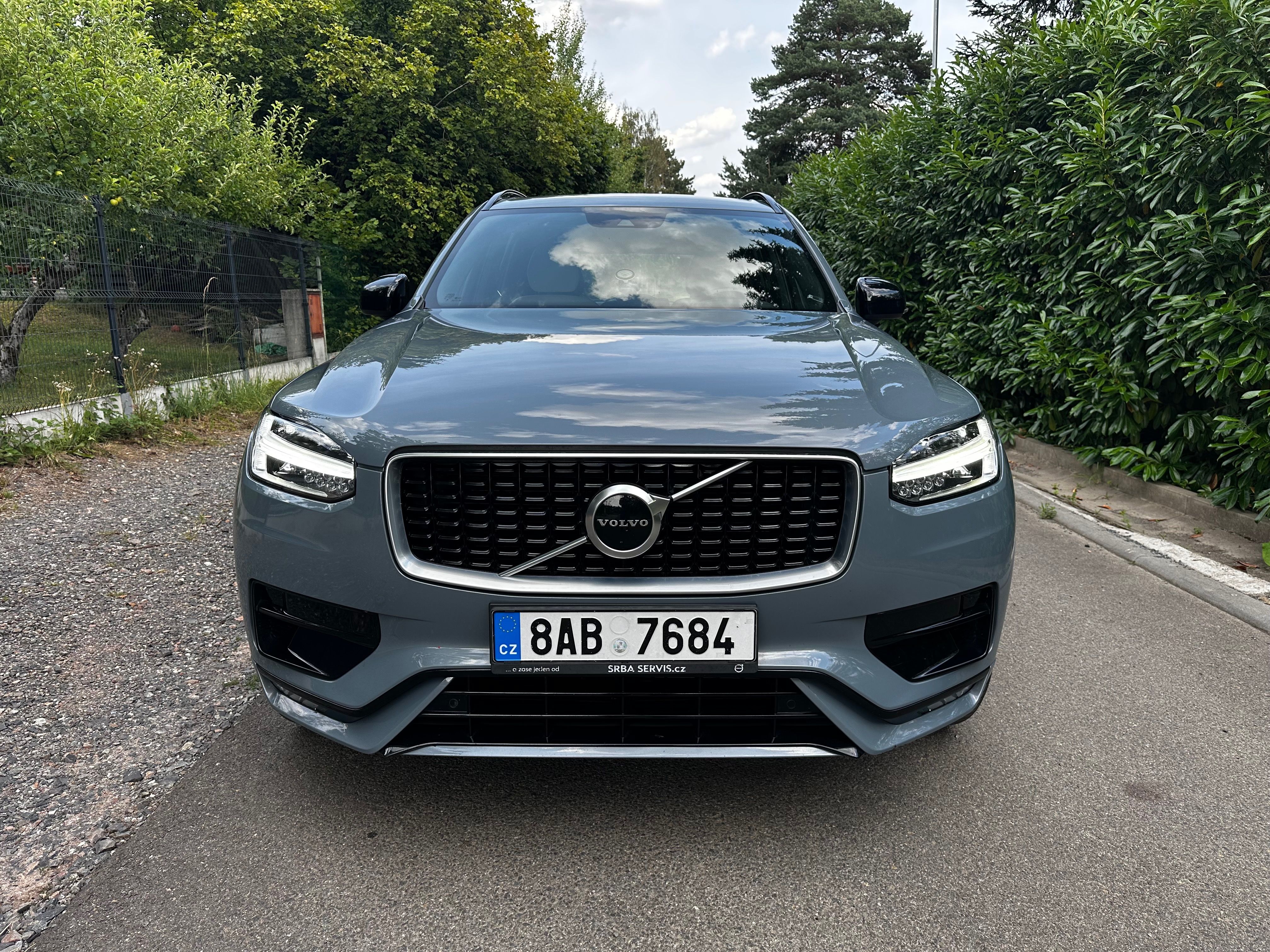 Volvo XC90, B5 diesel v R design - fotka 6