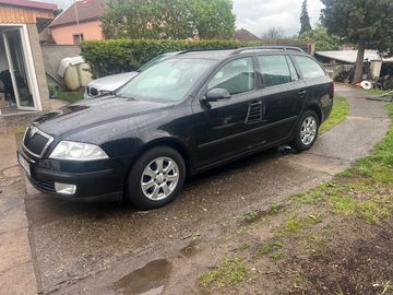 1.9tdi xenony,tempomat,klima