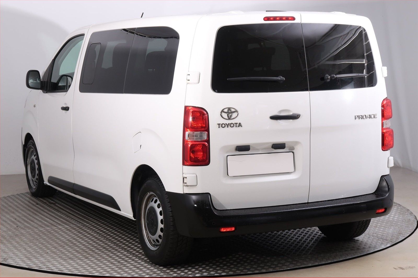 Toyota Proace, 2.0 D-4D, Kombi, 9 míst, L1 - fotka 4