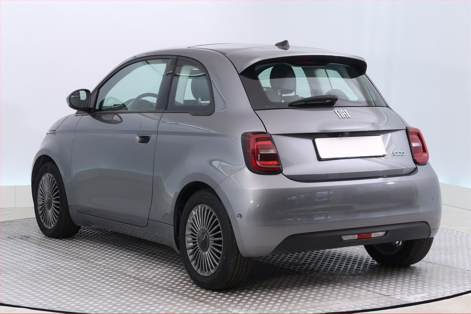 Fiat 500E, 42 kWh, SoH 91%, Automat - fotka 4