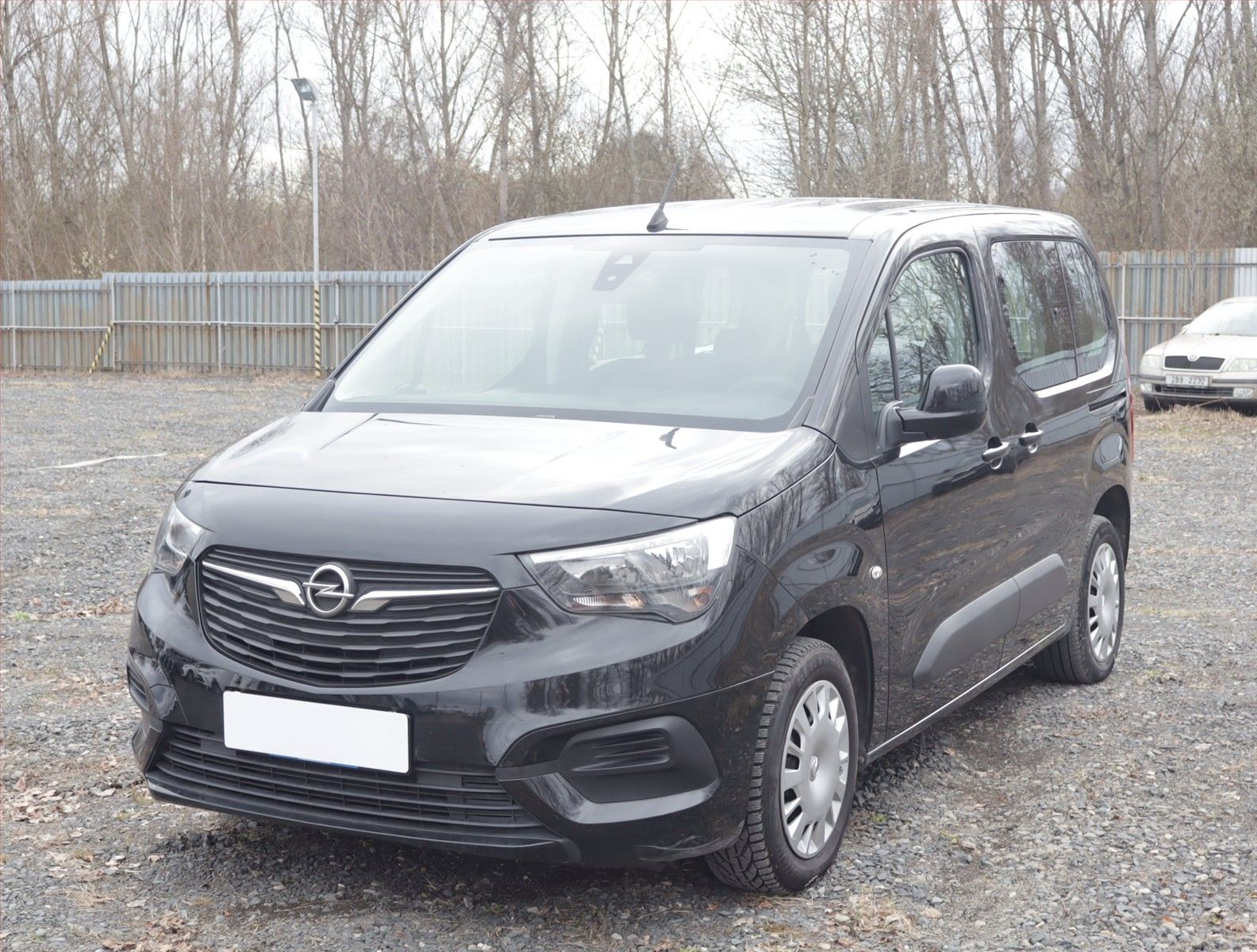Opel Combo, 1.2 Turbo, Edition, 7Míst - fotka 2