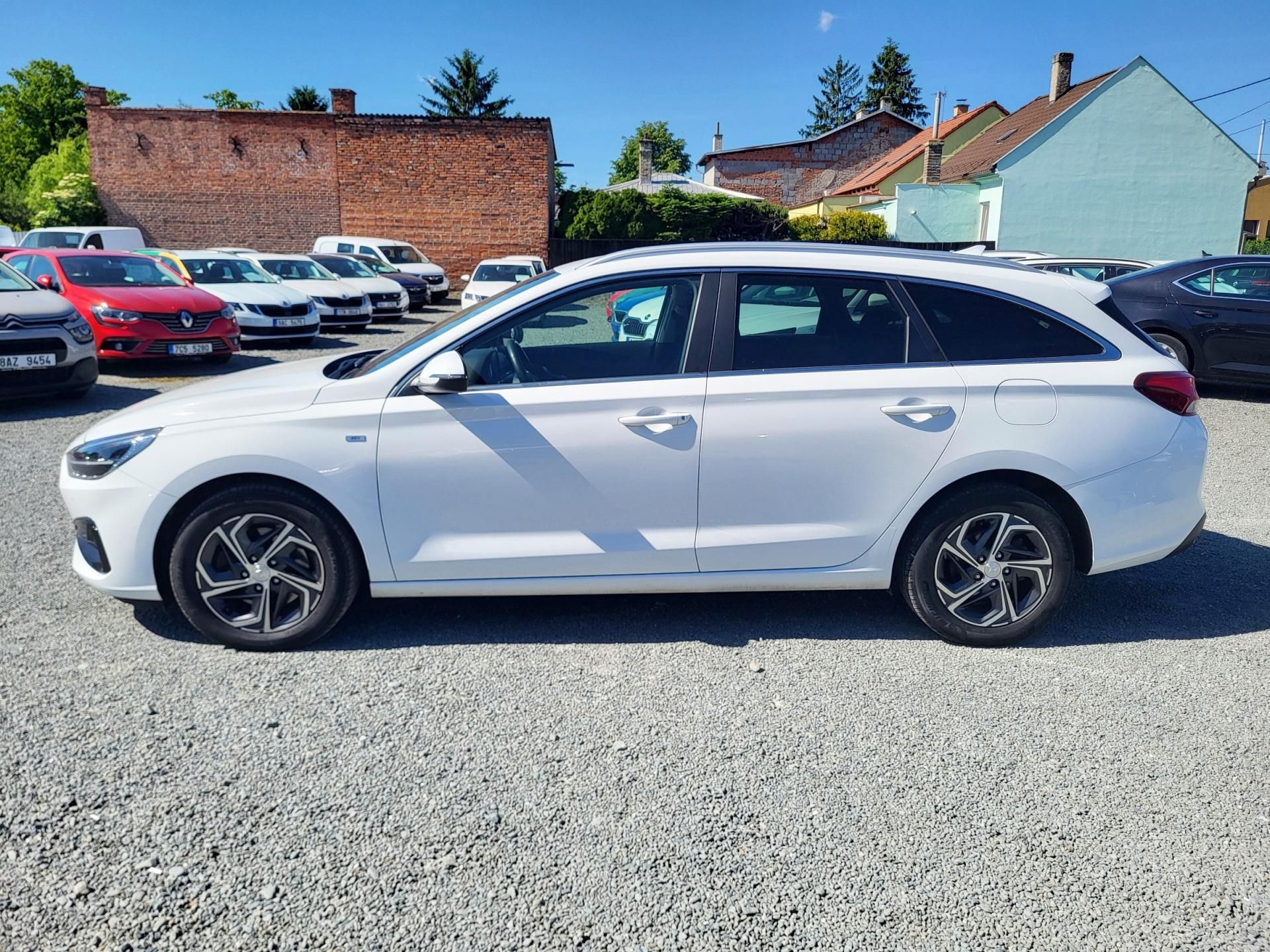 Hyundai i30, 1.5 T-GDI 118kW SMART SW *ČR - fotka 2