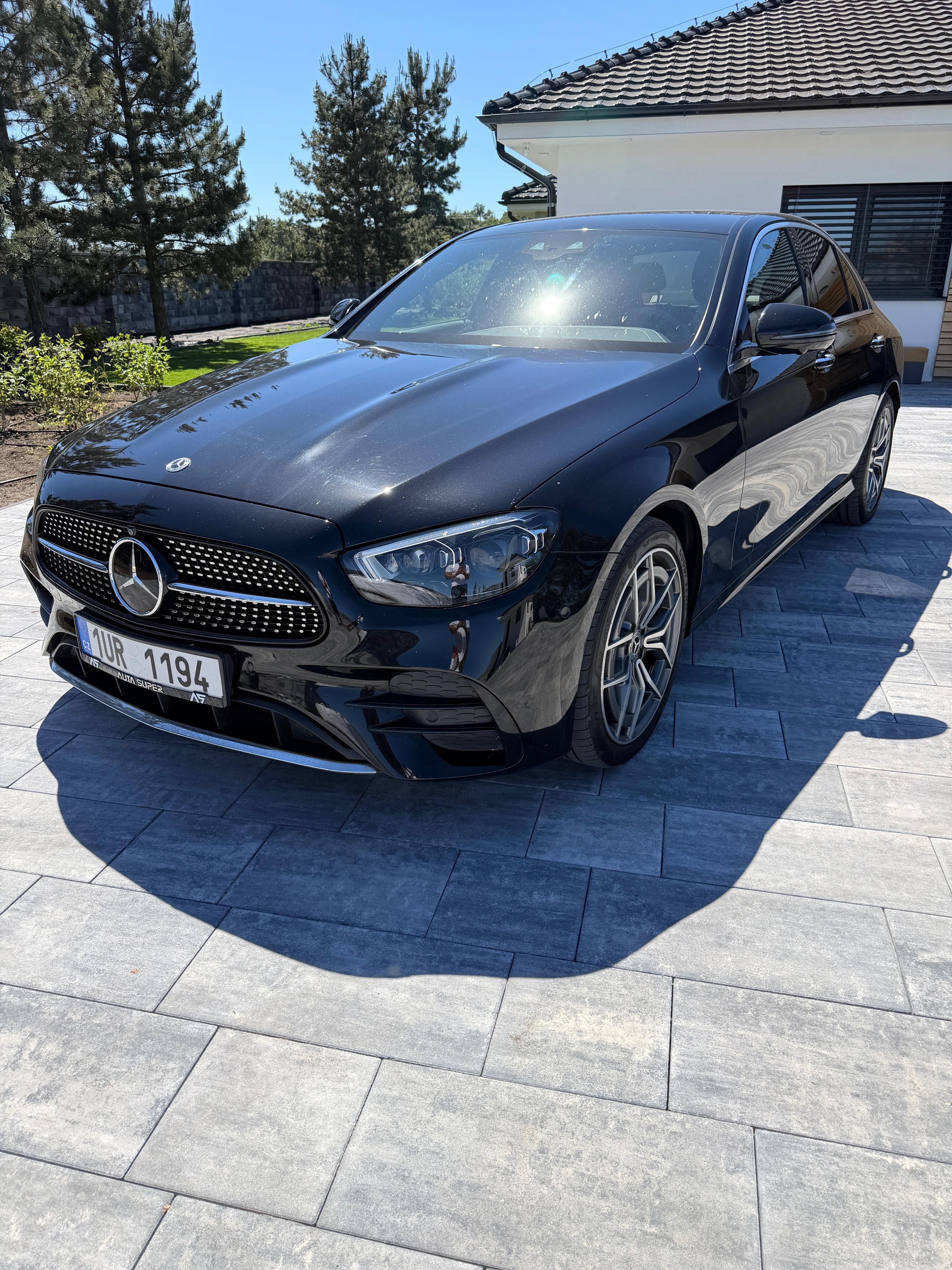 Mercedes-Benz Třídy E, AMG / TOP výbava + zimní pneu - fotka 3