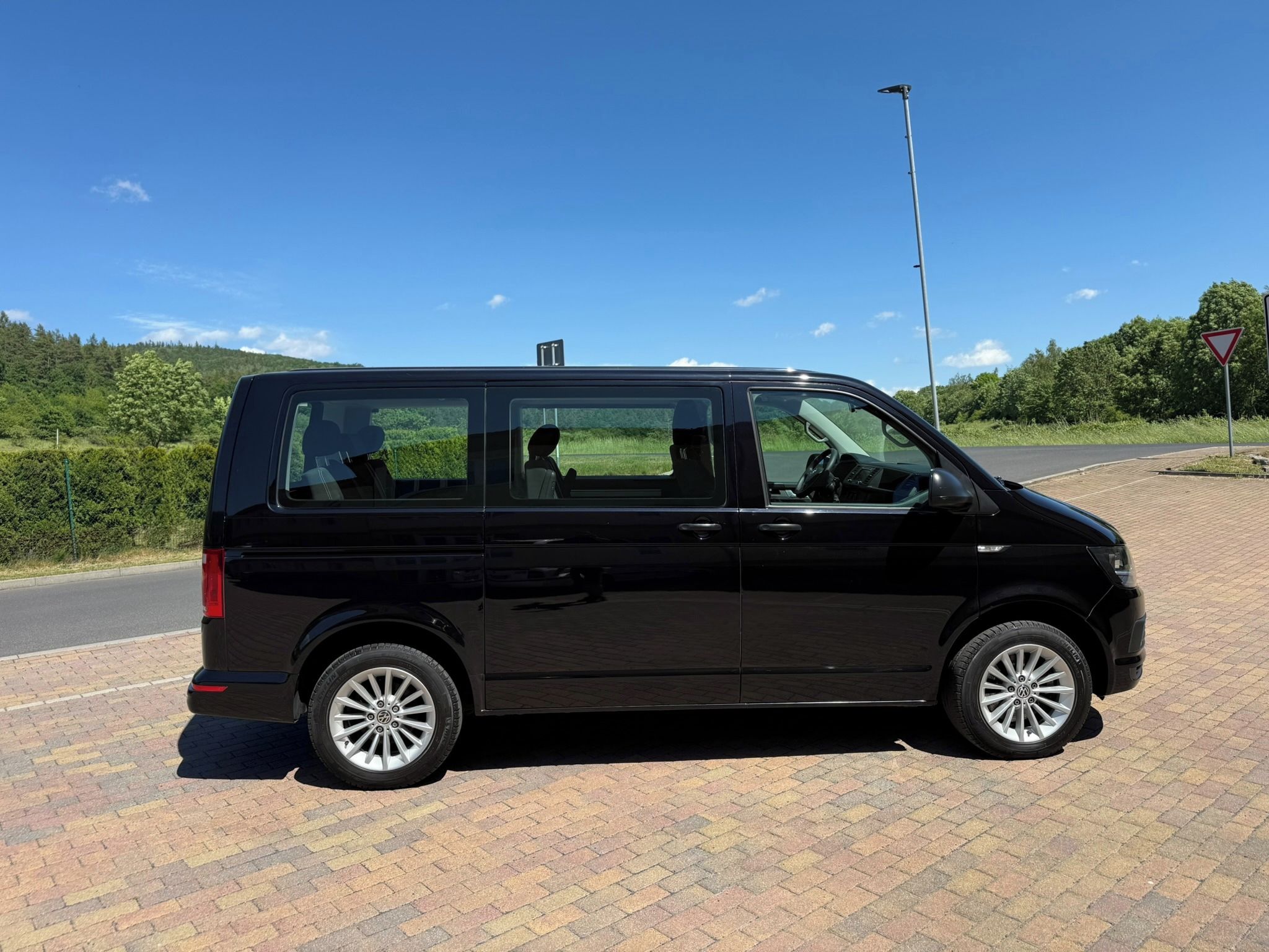 Volkswagen Multivan, 2.0 TDI 110kW DSG 4x4 7 MÍST - fotka 6
