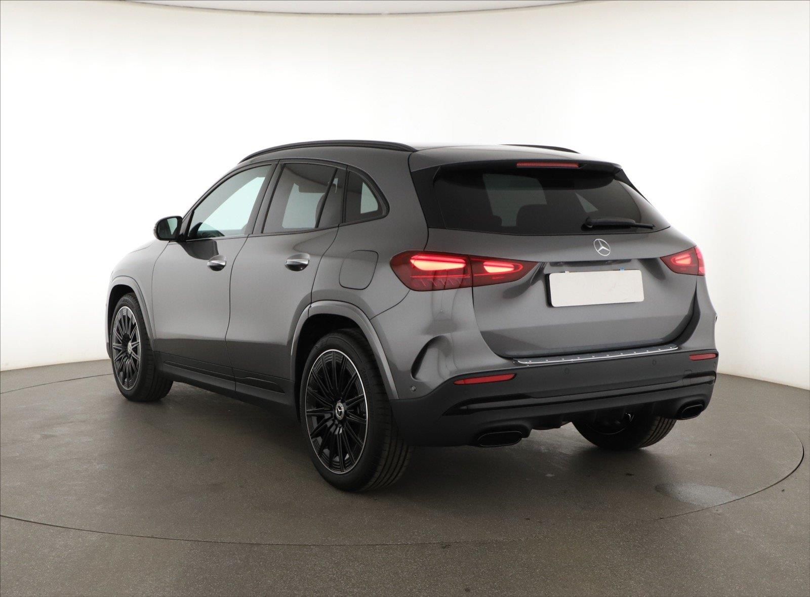 Mercedes-Benz GLA, 200 d, AMG Line, Navigace - fotka 4