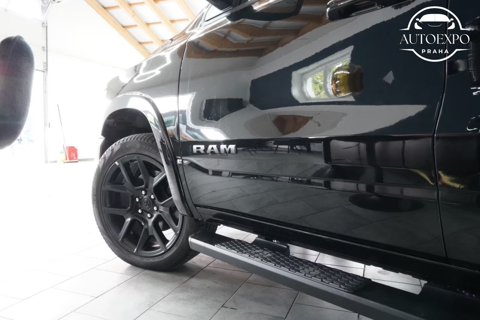 Dodge Ram 1500, Sport 3.0 420 PS Black - fotka 6