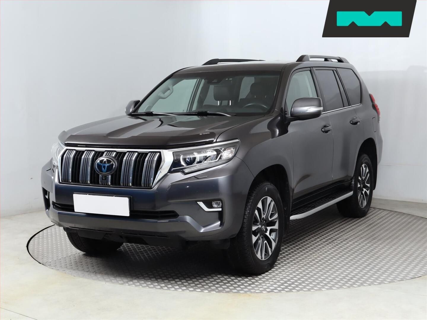 Toyota Land Cruiser, 2.8 D-4D, Tažné, 360° kamera