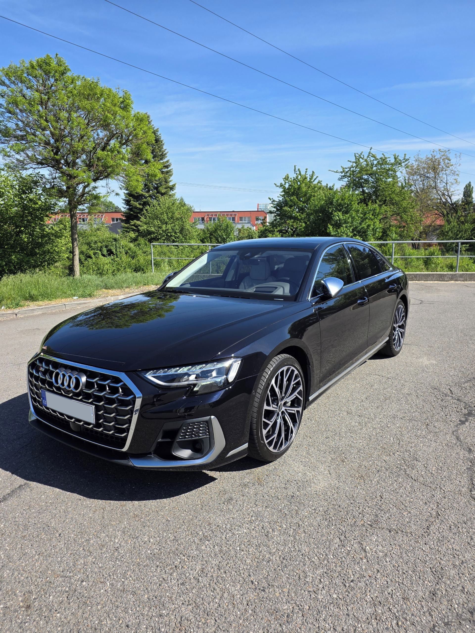 Audi S8, Carbon/B&O/Masáž