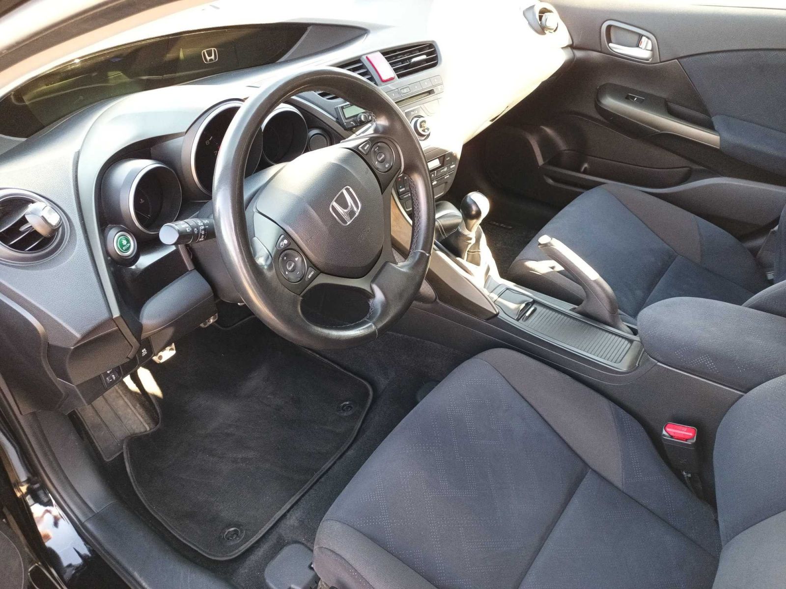 Honda Civic, 1.8 i-VTEC, Automatická klima - fotka 3