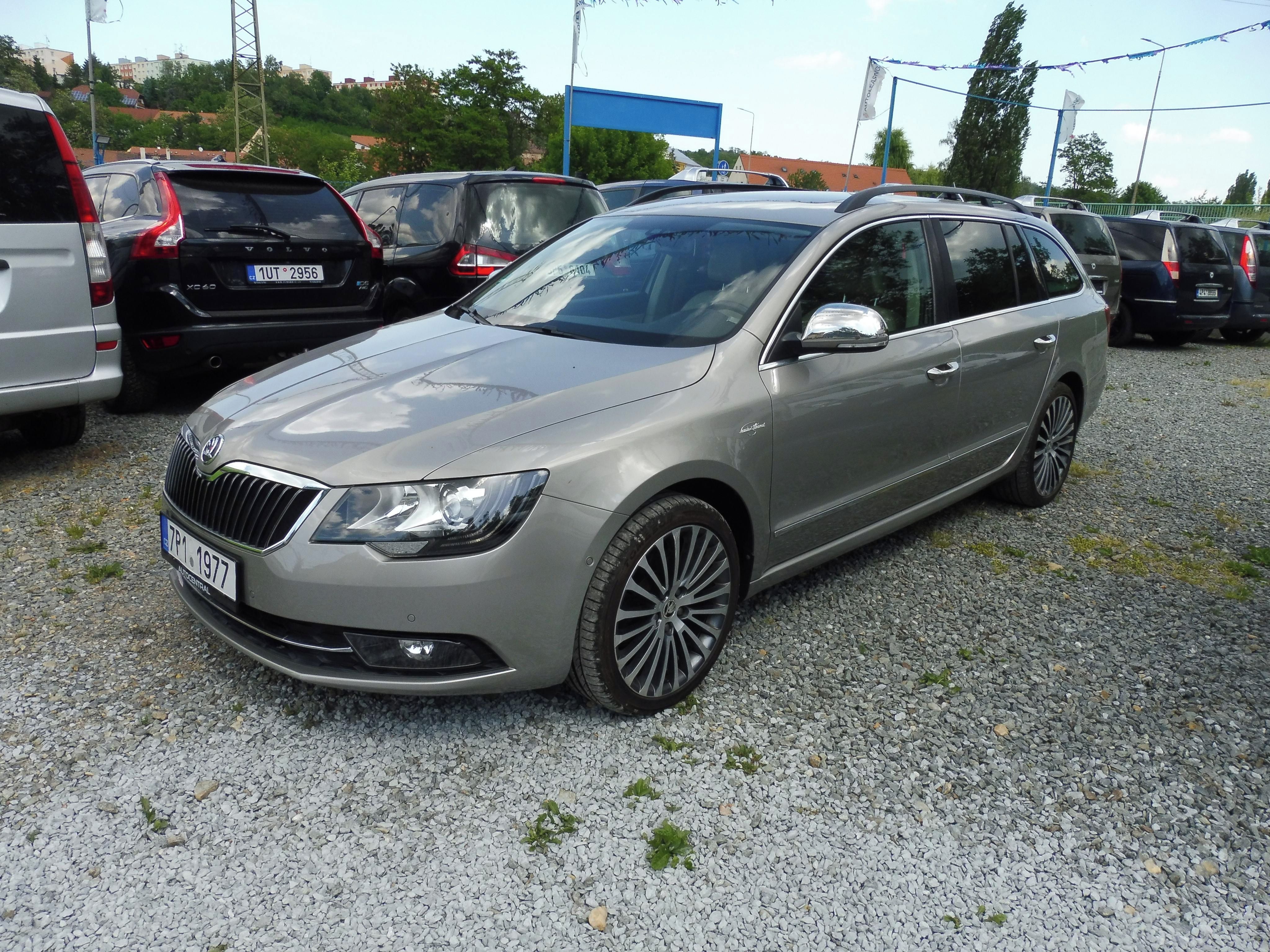 Škoda Superb, 2,0 Tdi - fotka 3
