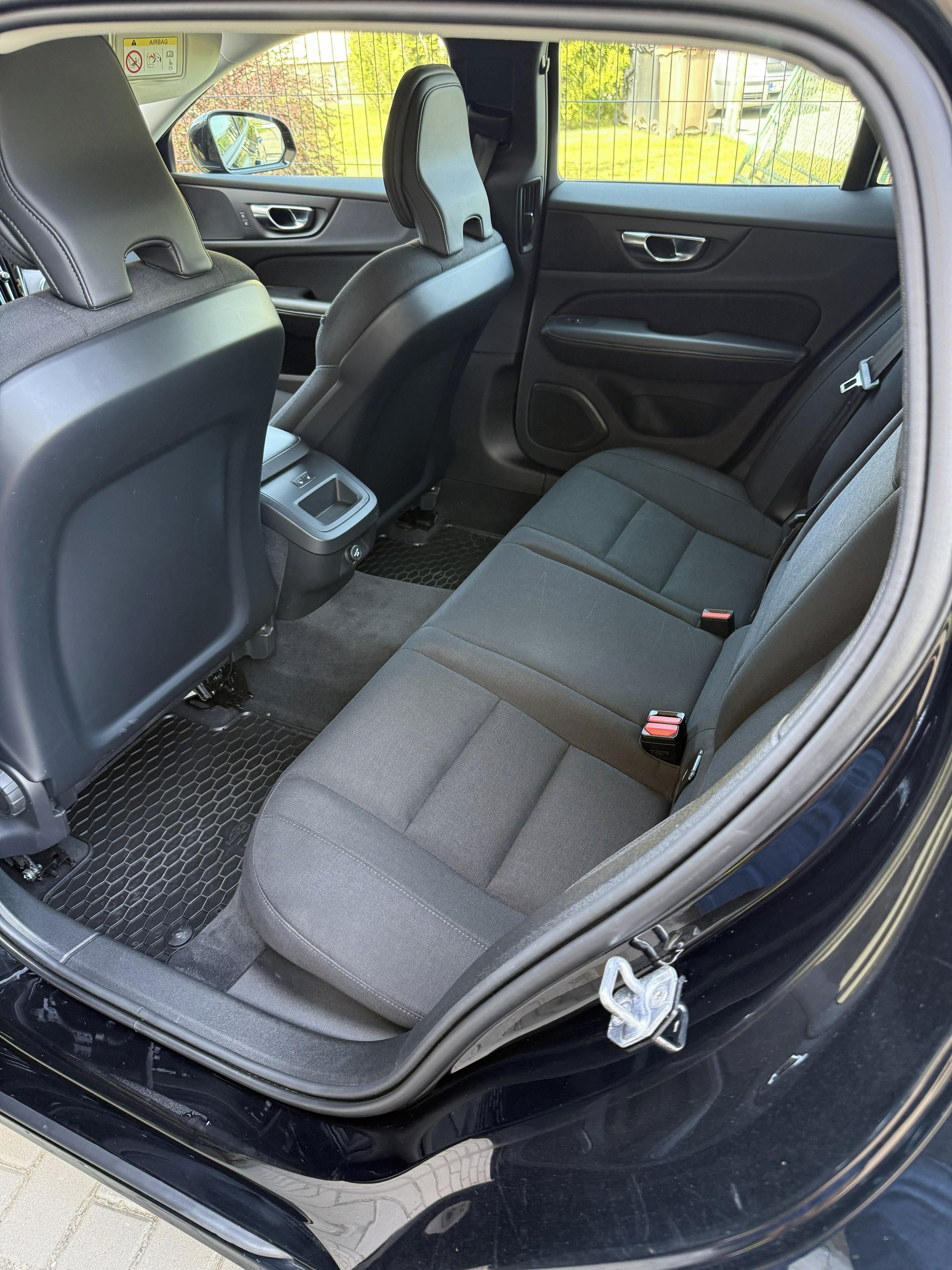 Volvo V60, D4 4x4, tažné, servis - fotka 5