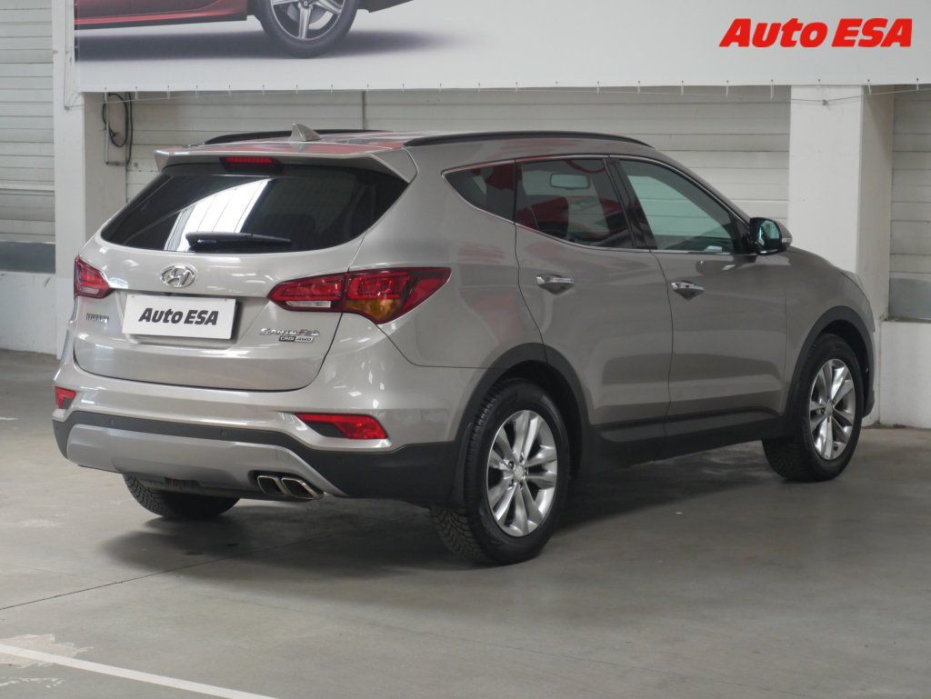 Hyundai Santa Fe, 2.2 CRDi 4WD,ČR,AT,navi - fotka 4