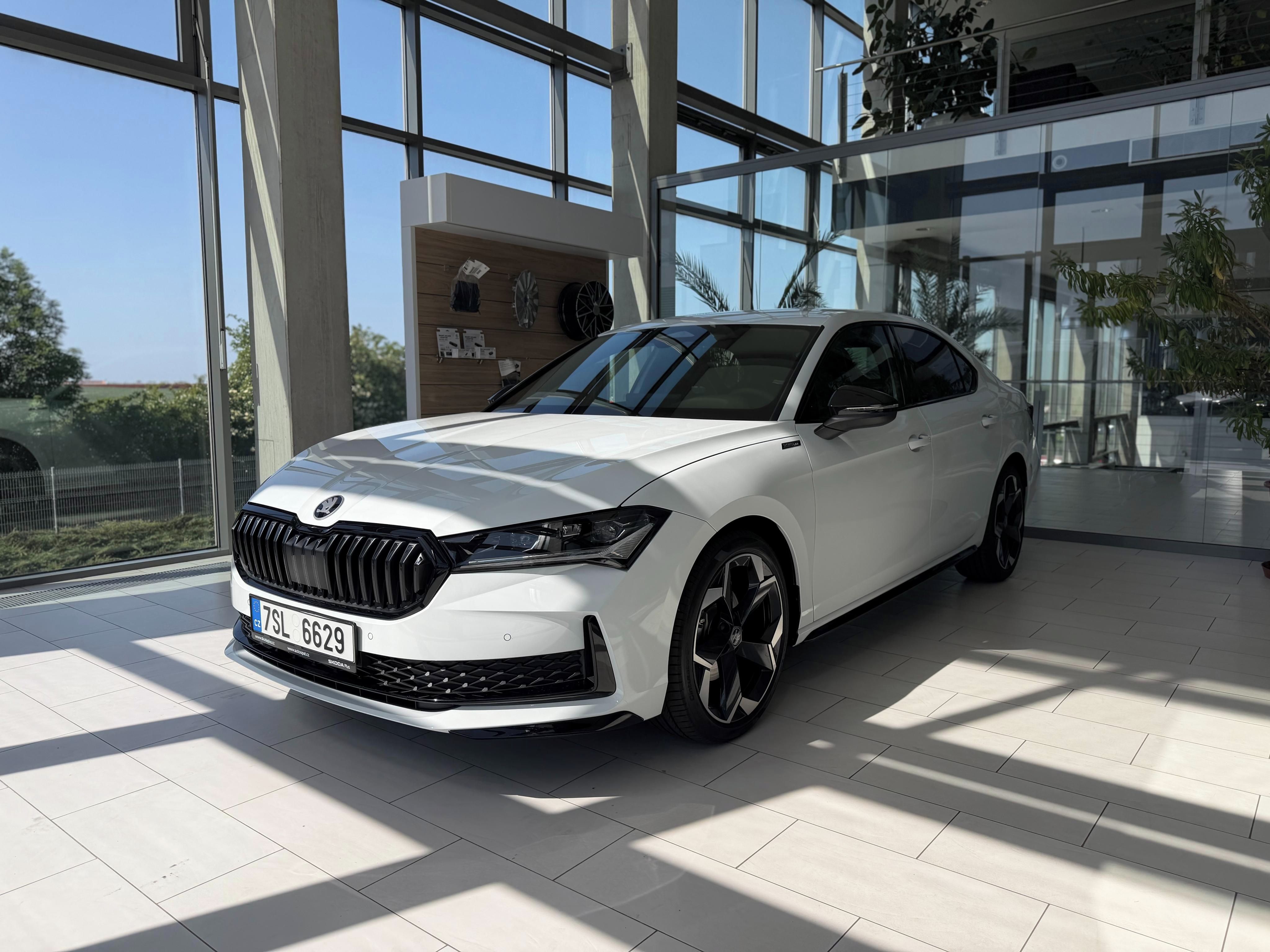 Škoda Superb, Sportline 2,0 TDI 110 kW - fotka 3