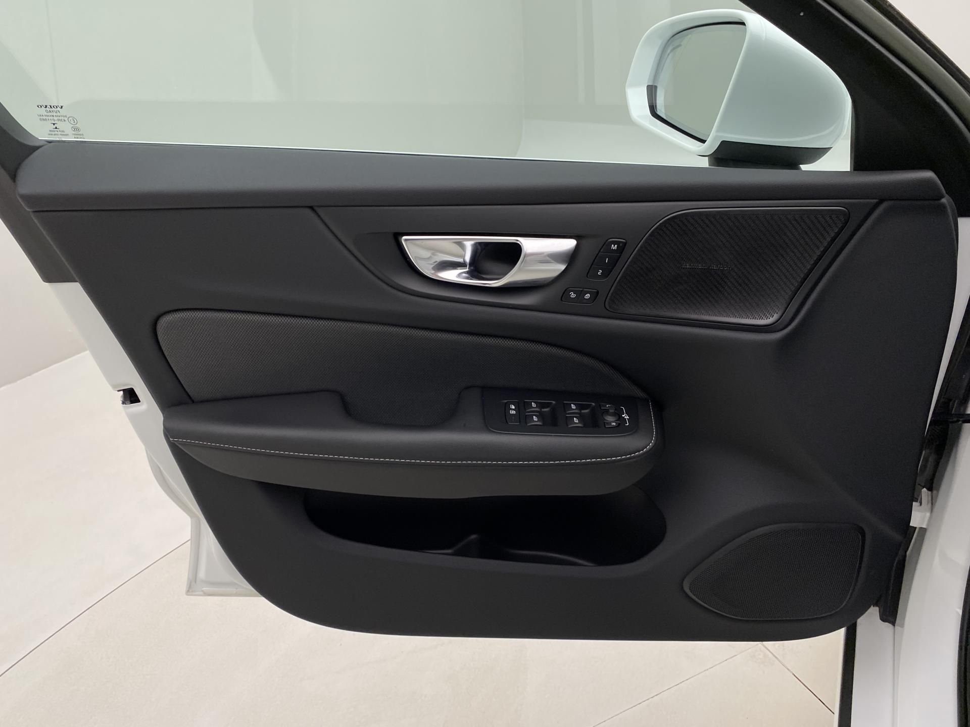 Volvo V60, T6 AWD RECHARGE BRIGHT PLUS - fotka 6