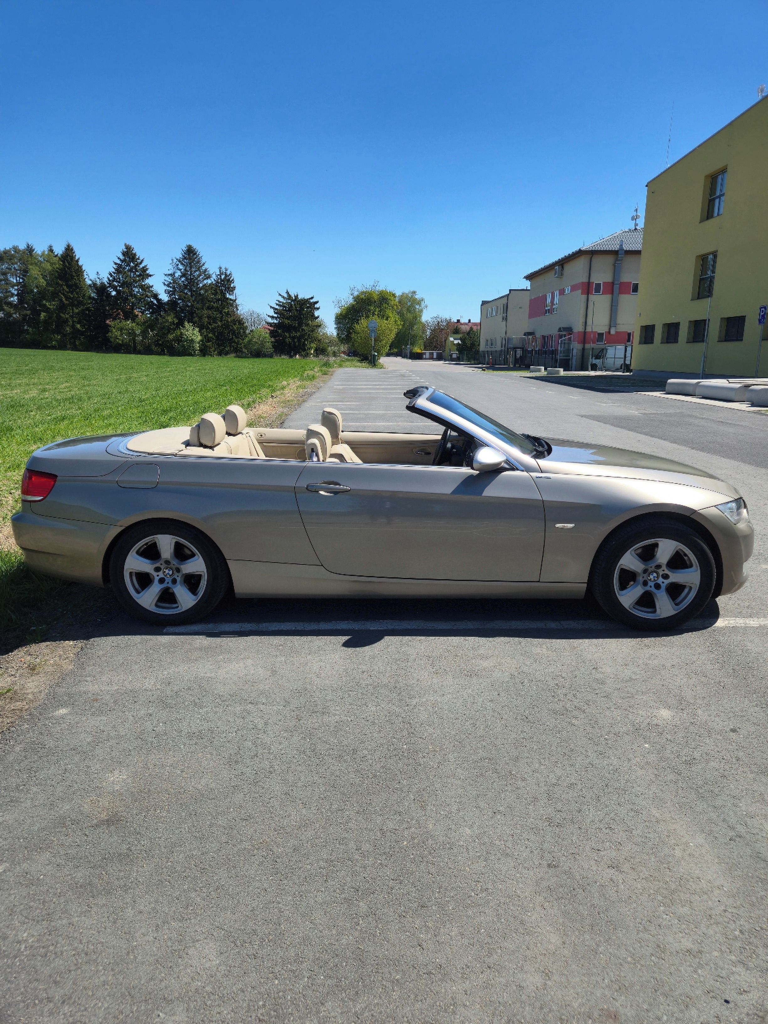 BMW, 3,cabrio,320i,125 kW,rok-2008 - fotka 3