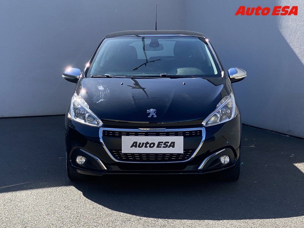 Peugeot 208, 1.2,Allure - fotka 2