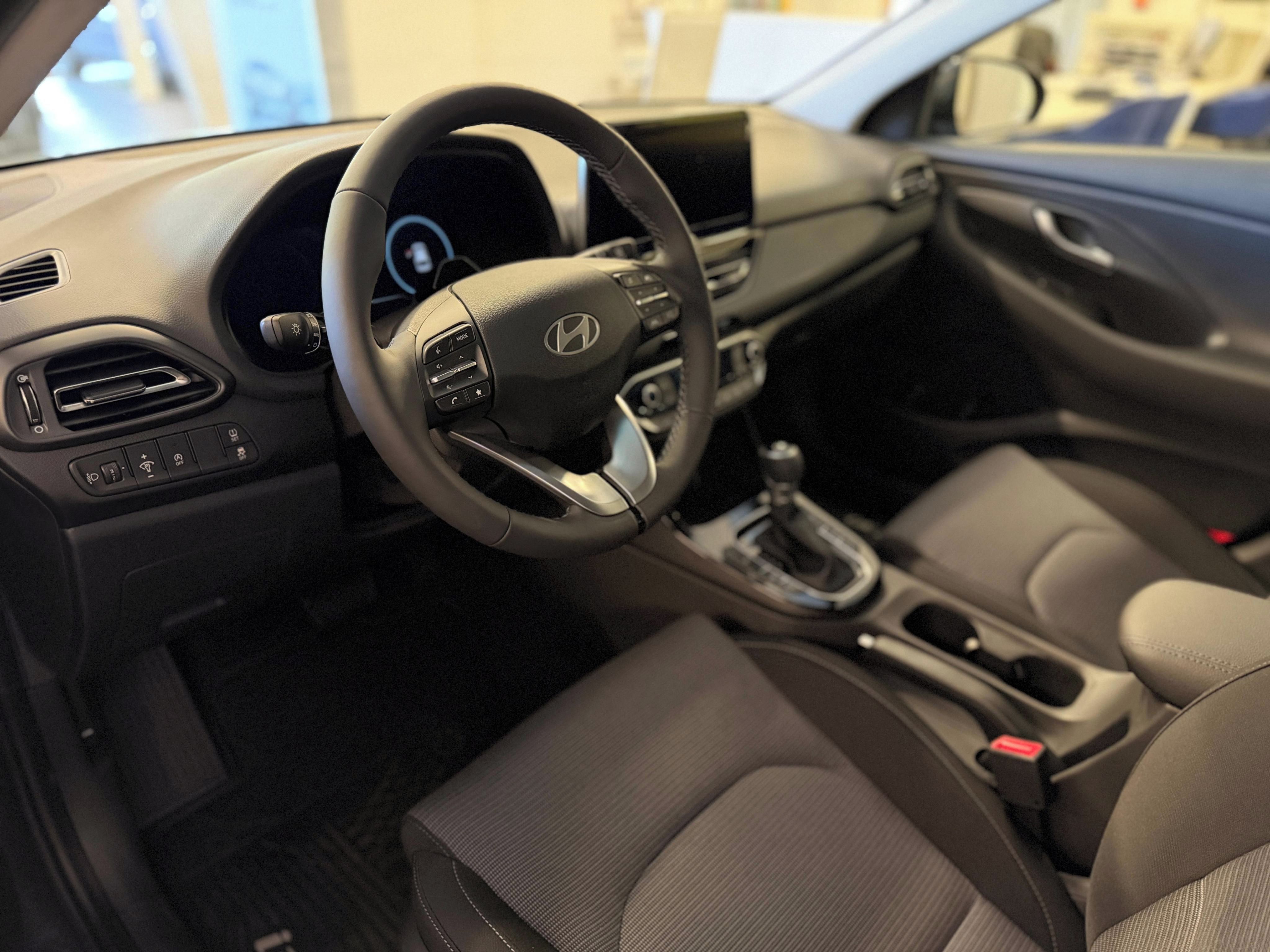 Hyundai i30, 1,6 T-GDI DCT GO CZECH - fotka 5