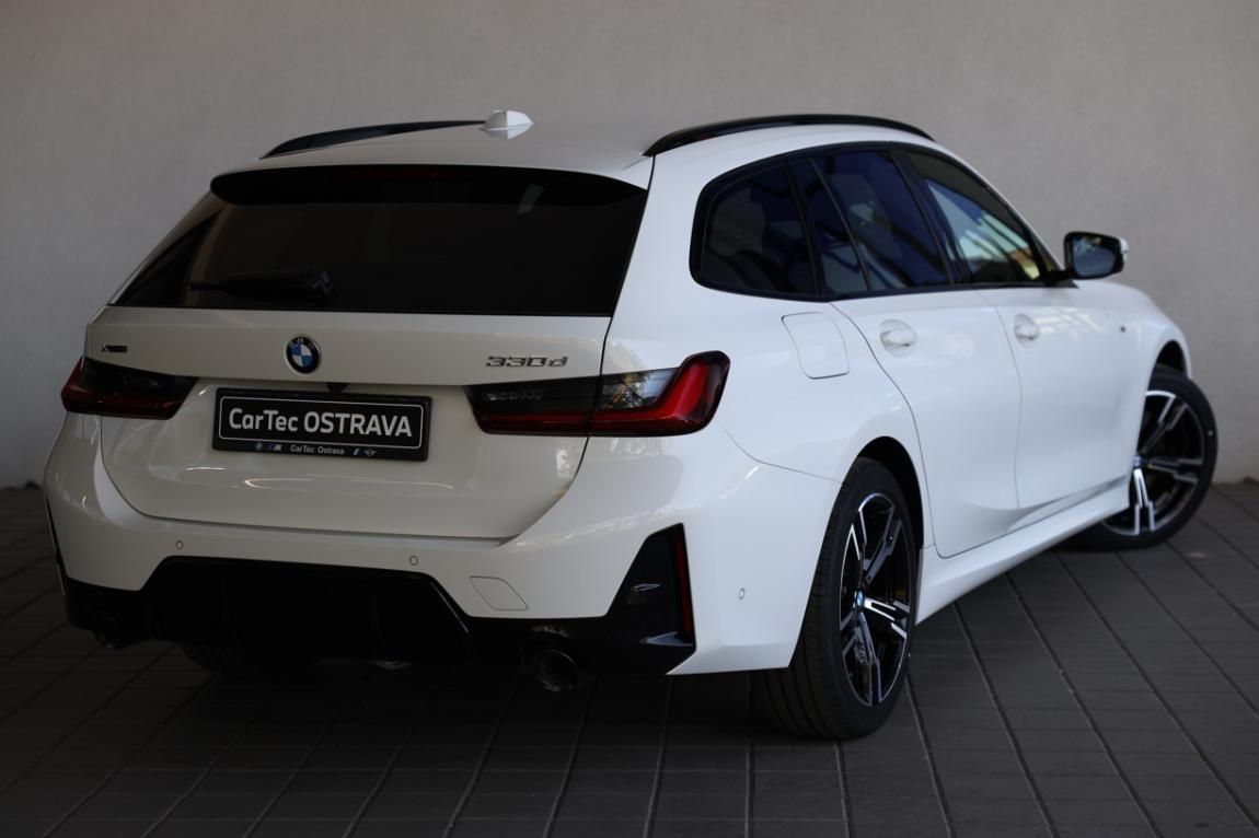 BMW Řada 3, 330d xDrive Touring - fotka 3