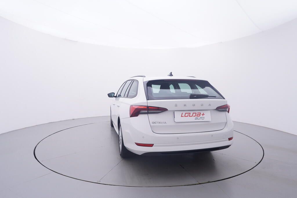 Škoda Octavia, Ambition 2.0 TDI 85 kW - fotka 4