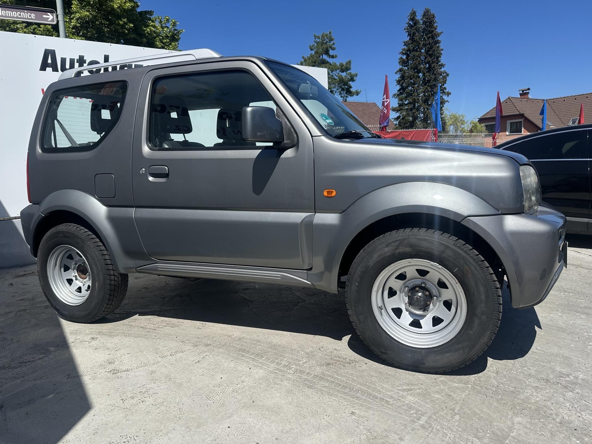 Suzuki Jimny, 1.3i 63KW KLIMA 4X4 TAŽNÉ - fotka 3