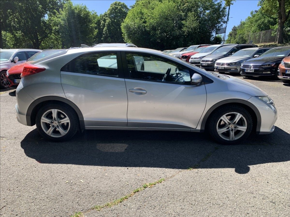 Honda Civic, 1,3 i,ČR - fotka 3
