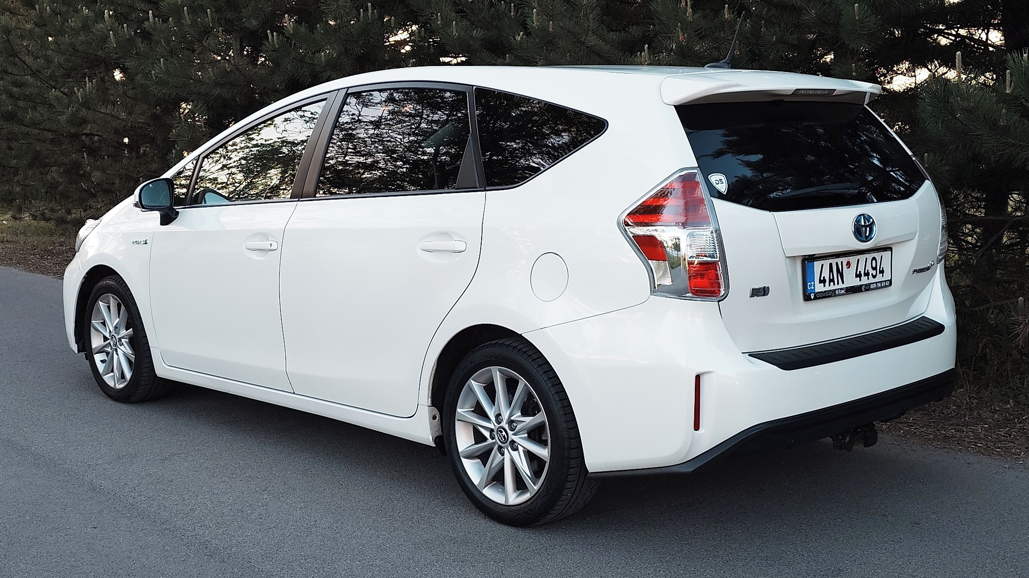Toyota Prius, PLUS 1,8 HYBRID - fotka 2