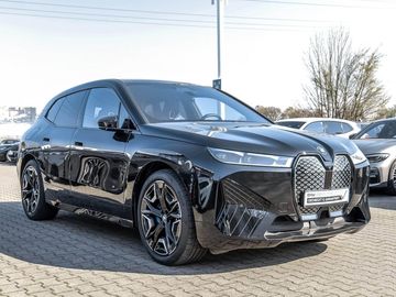 xDrive40 Sport Vzduch Pano HuD