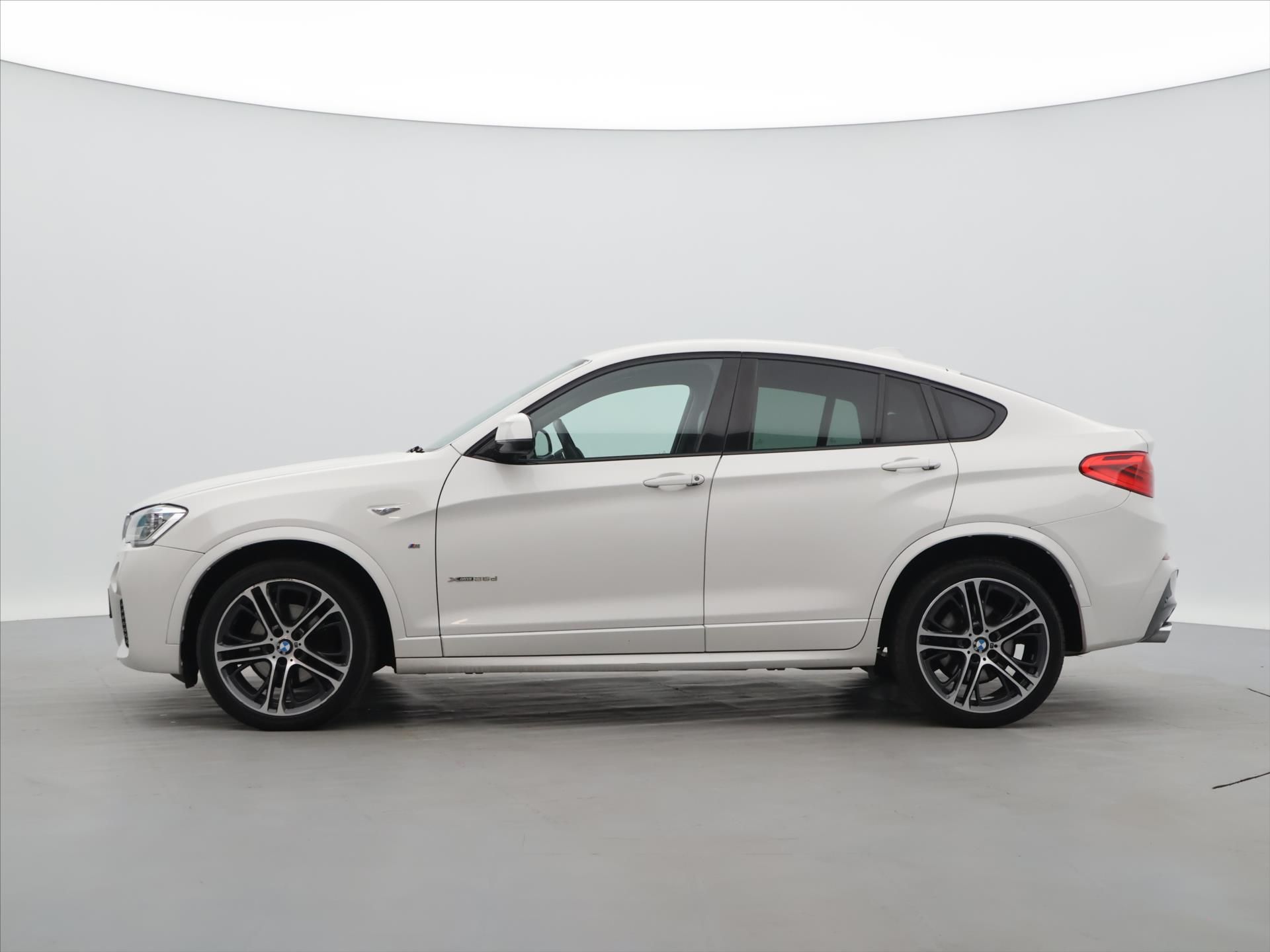 BMW X4, 3,0 35xD 230kW CZ M-paket DPH - fotka 4