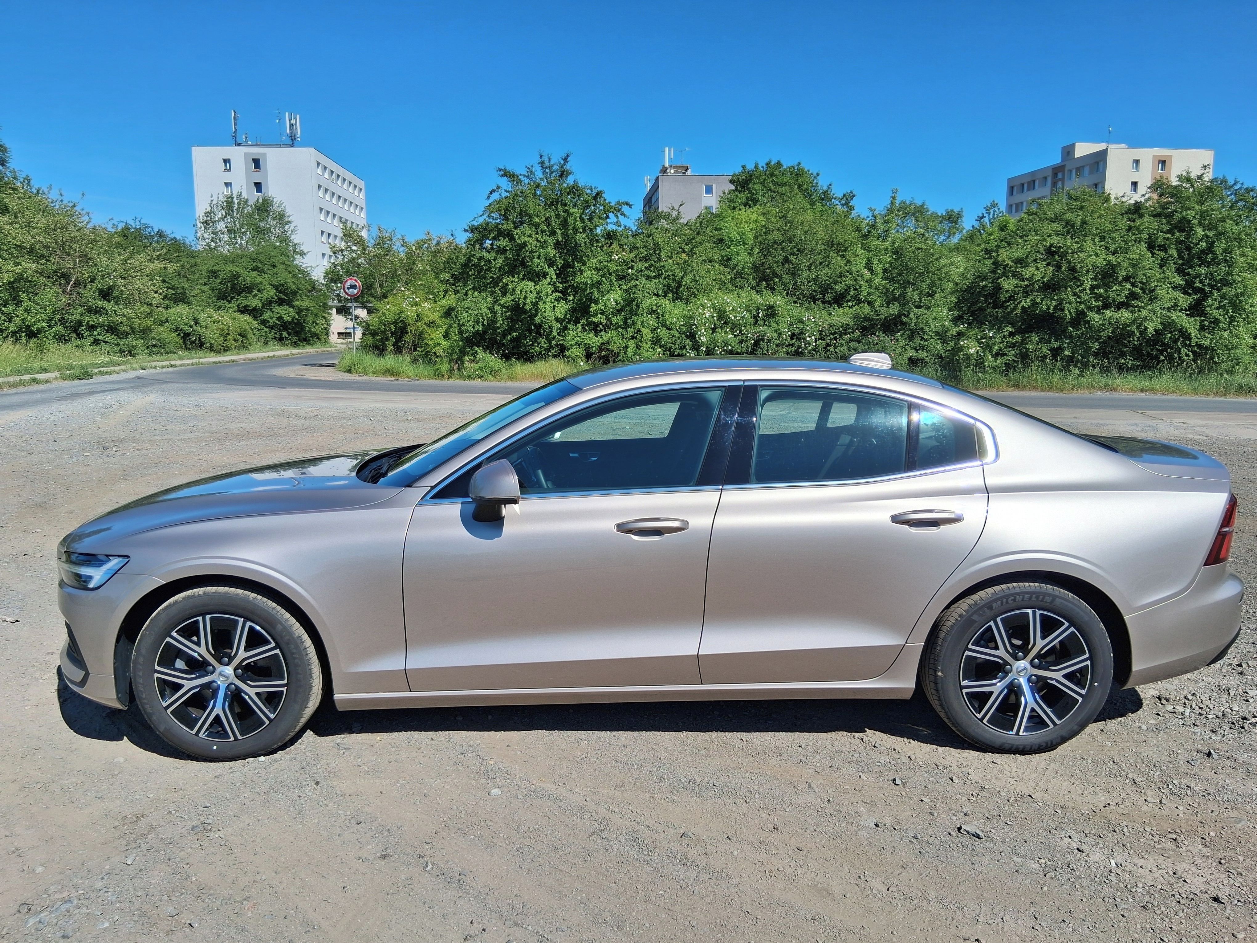 Volvo S60, B4 CORE 145 kW - fotka 2