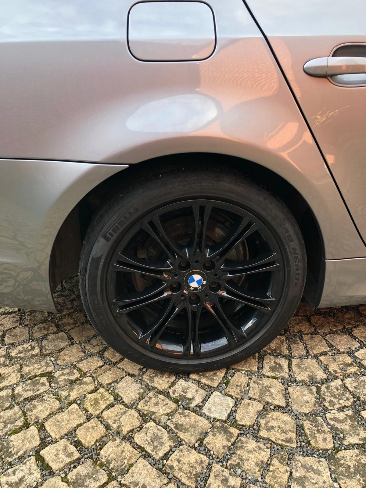 BMW Řada 5, BMW 525 XI - fotka 6