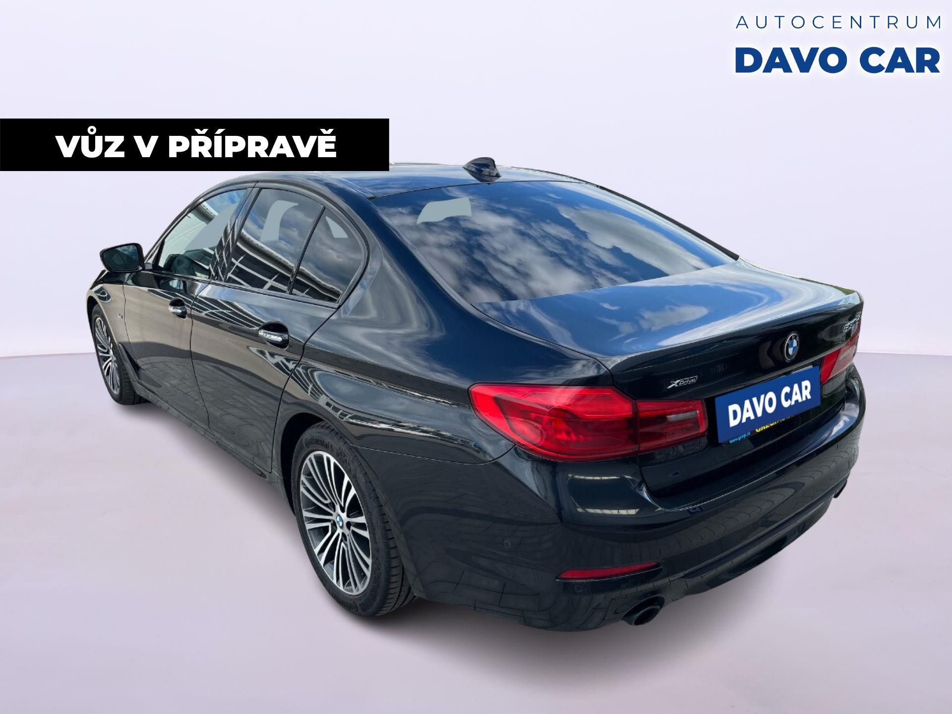BMW Řada 5, 3,0 530d x-Drive 195kW CZ DPH - fotka 4