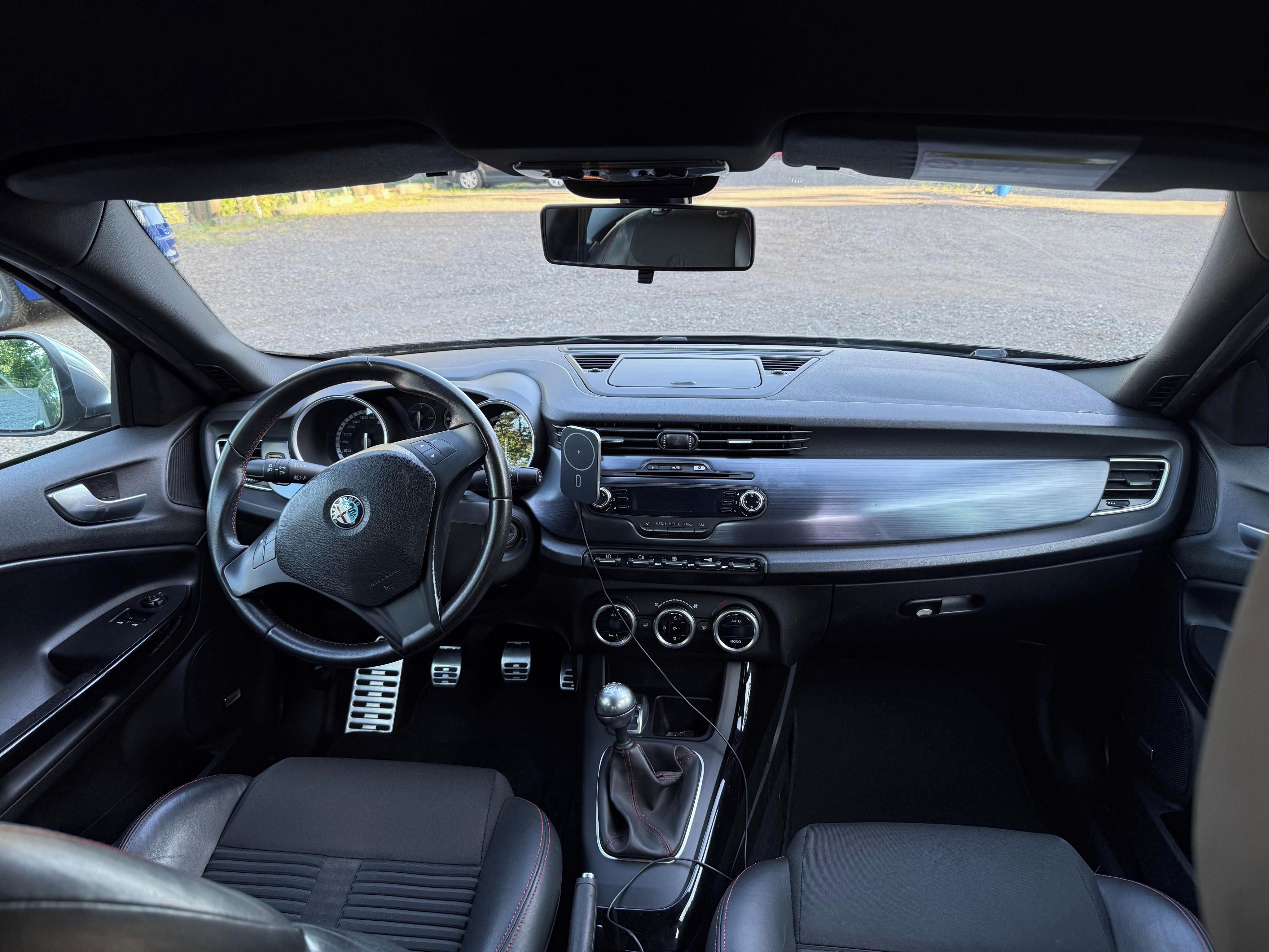 Alfa Romeo Giulietta, 1.4 TB 120 k | Bose | Nová STK - fotka 2