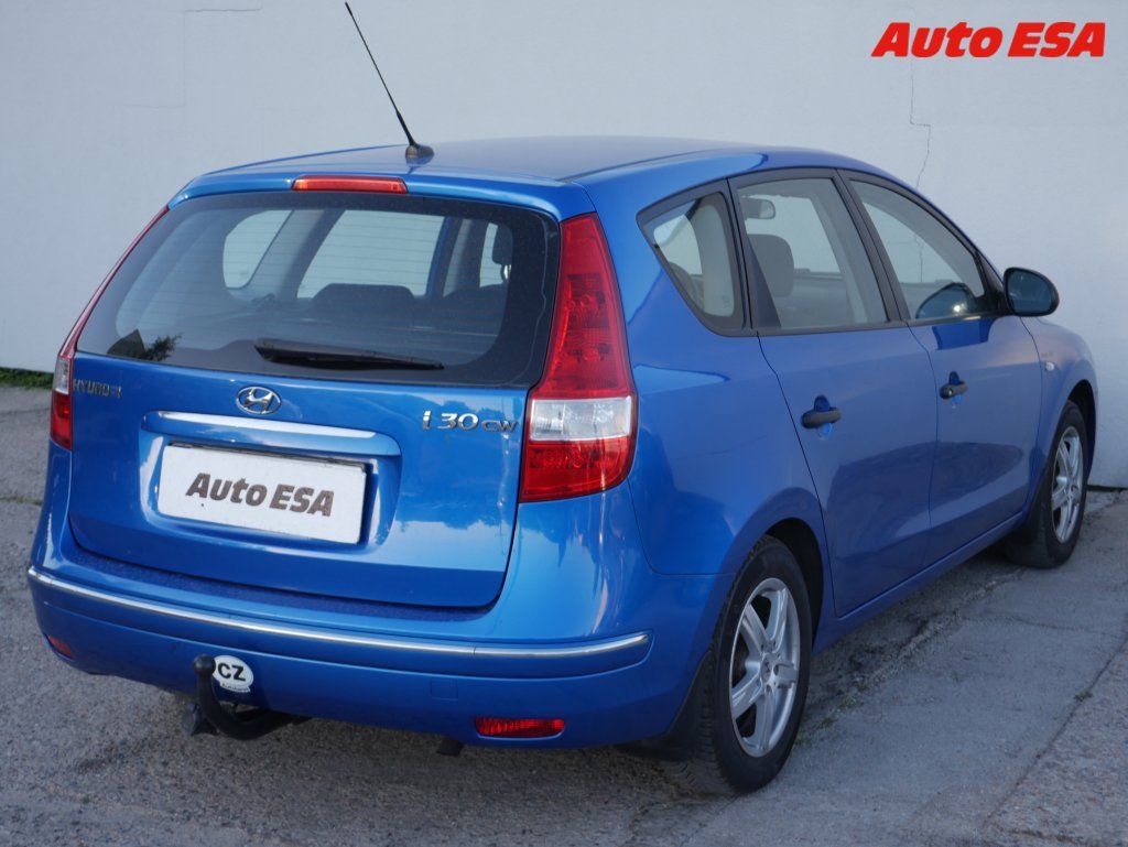 Hyundai i30, 1.6i,ČR,AC,tažné - fotka 6
