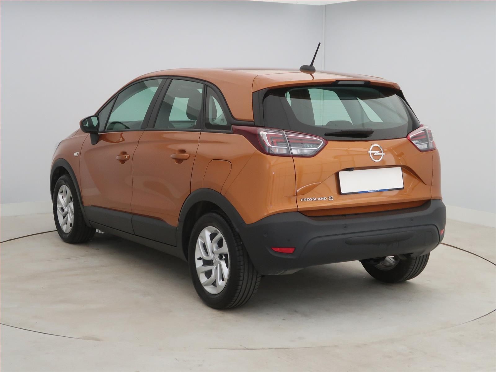 Opel Crossland, 1.2, ČR,1.maj, Navi, Tempomat - fotka 4