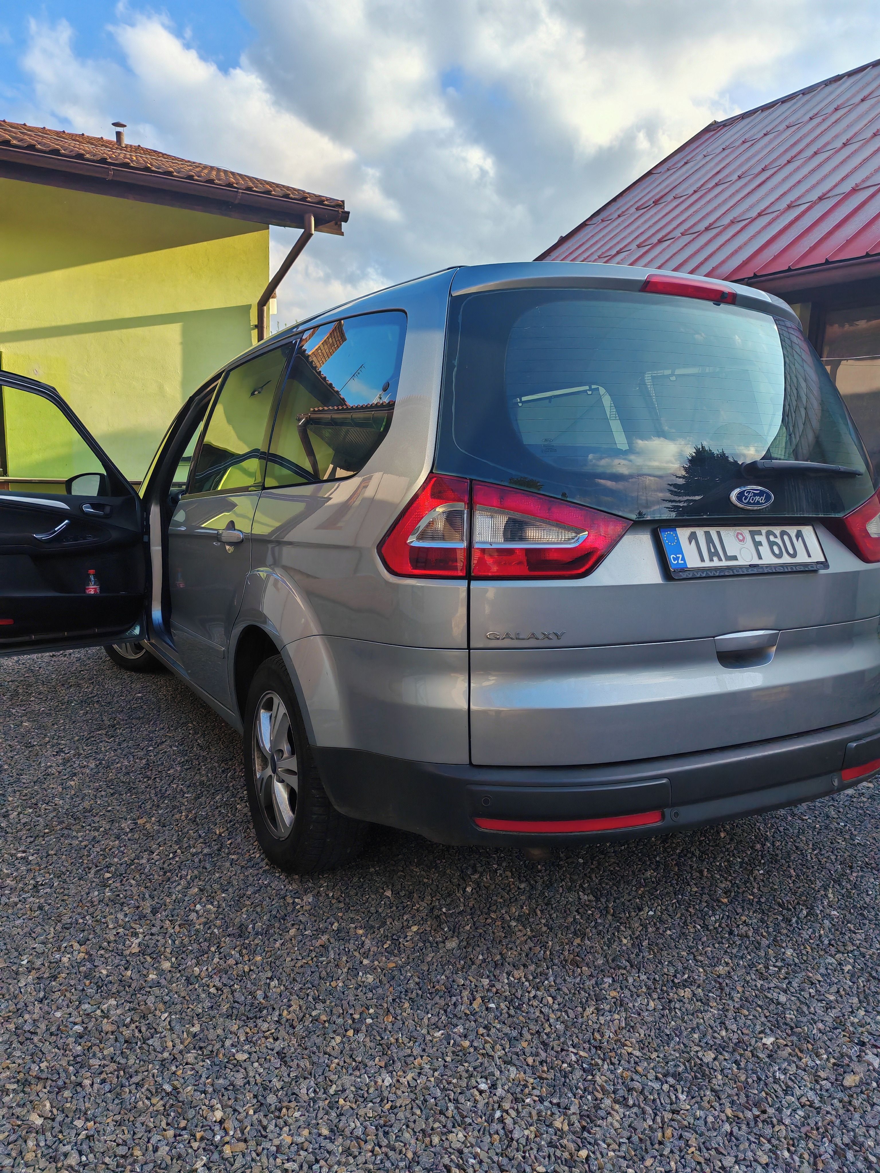 Ford Galaxy - fotka 6