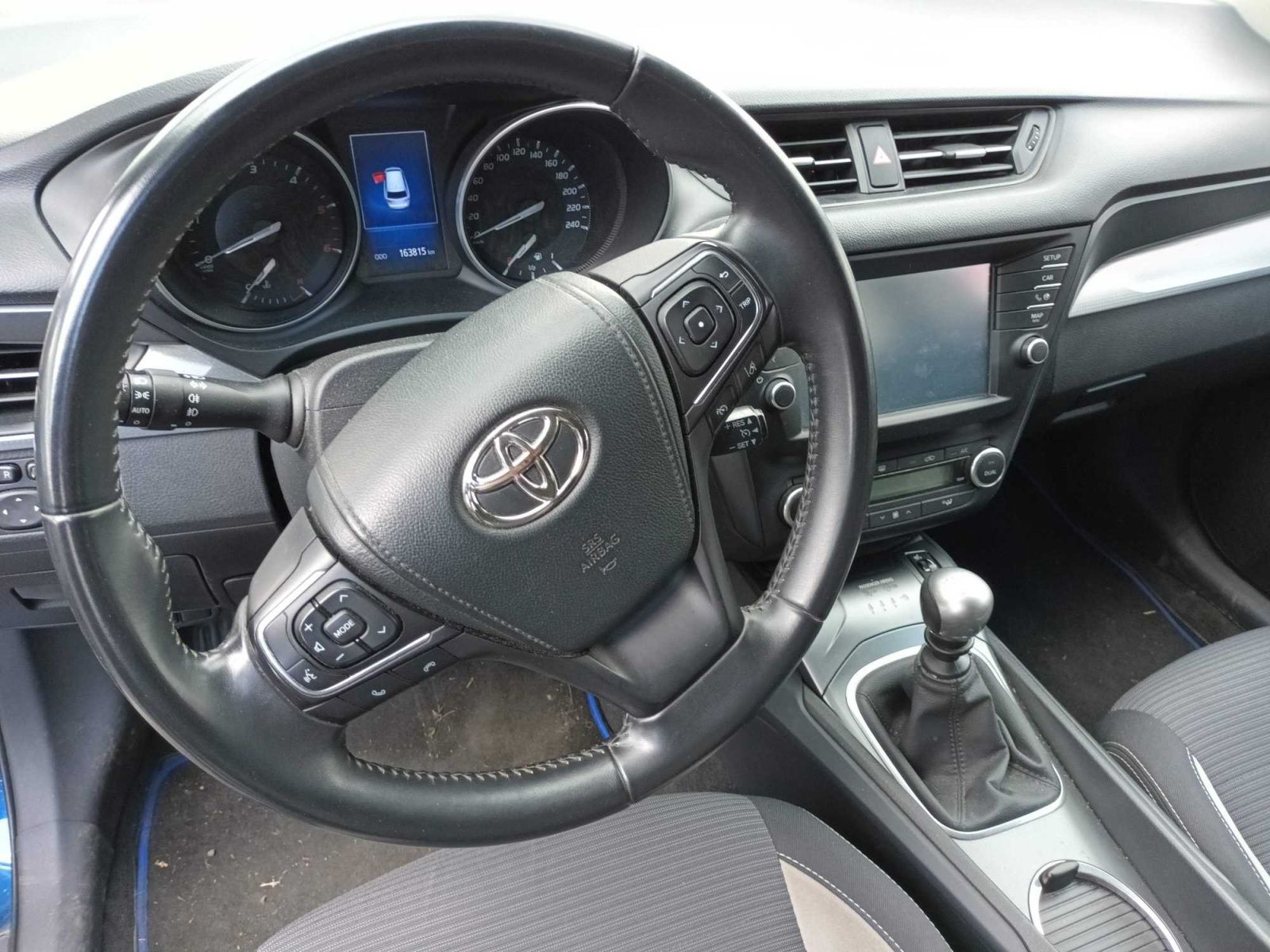 Toyota Avensis, 2.0 D-4D, Automatická klima - fotka 3
