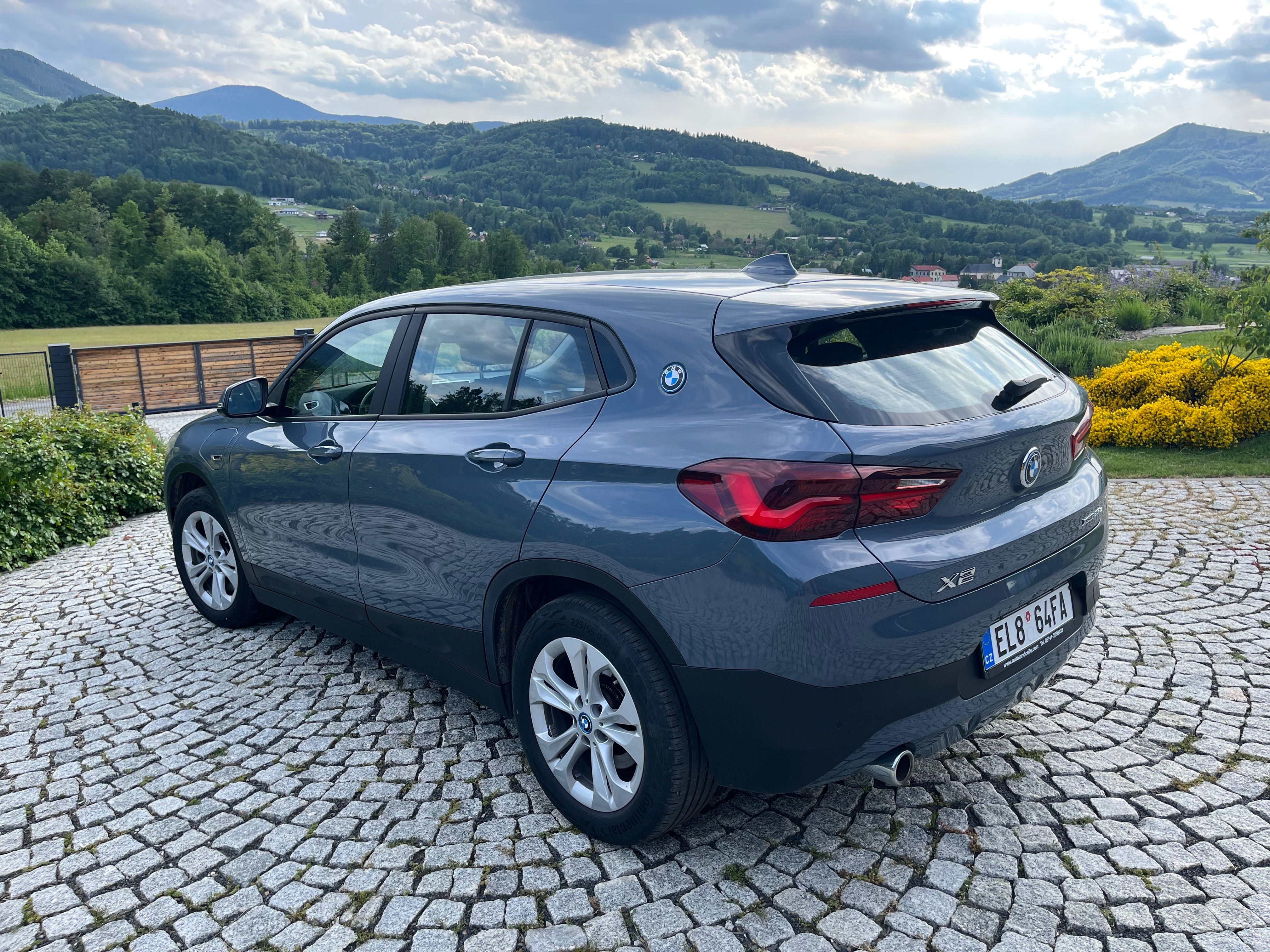BMW X2, BMW X2 xDrive25e 4x4 Plug-in - fotka 4