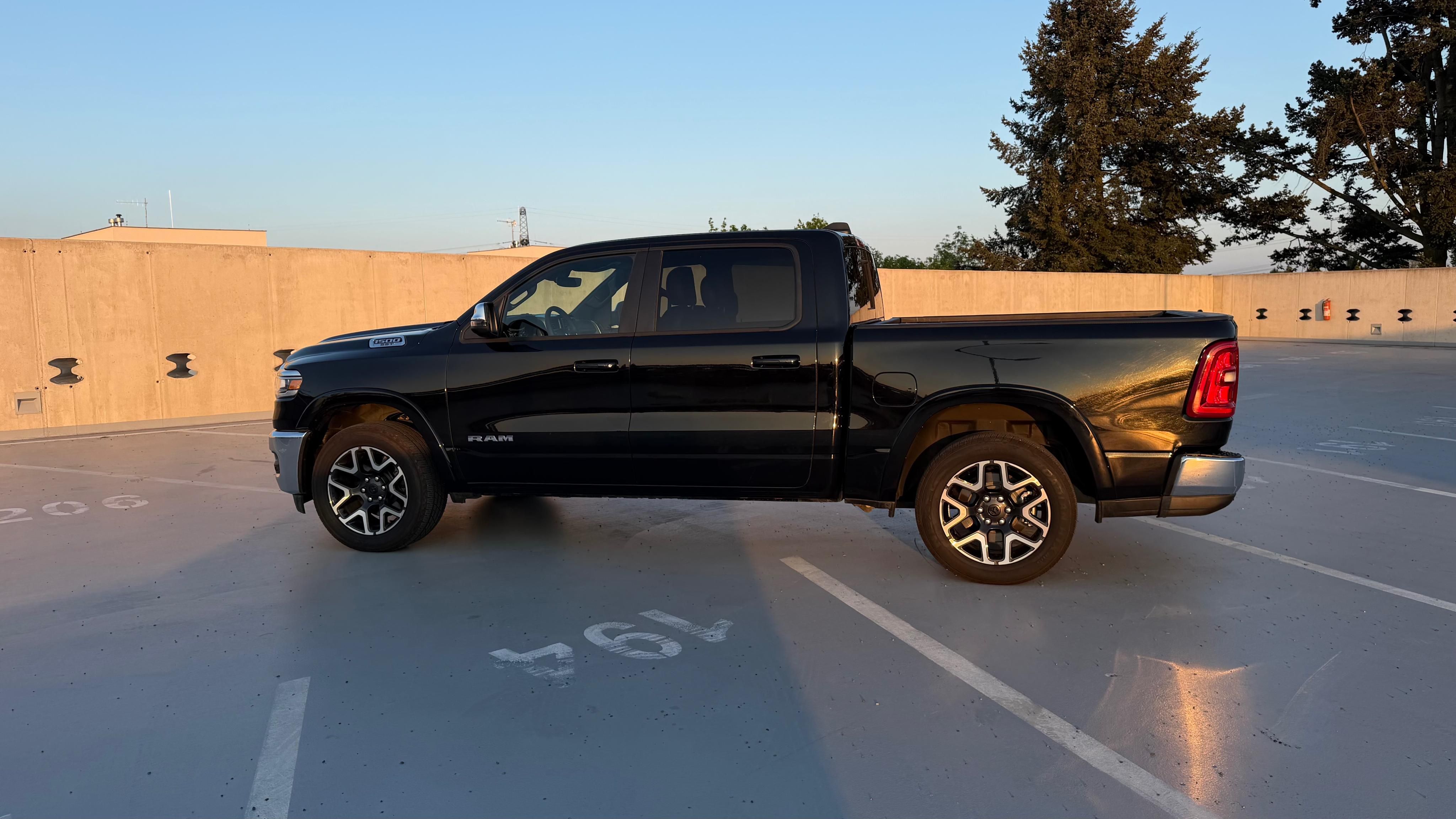 Dodge Ram, LARAMIE 420k ALPINE - fotka 4