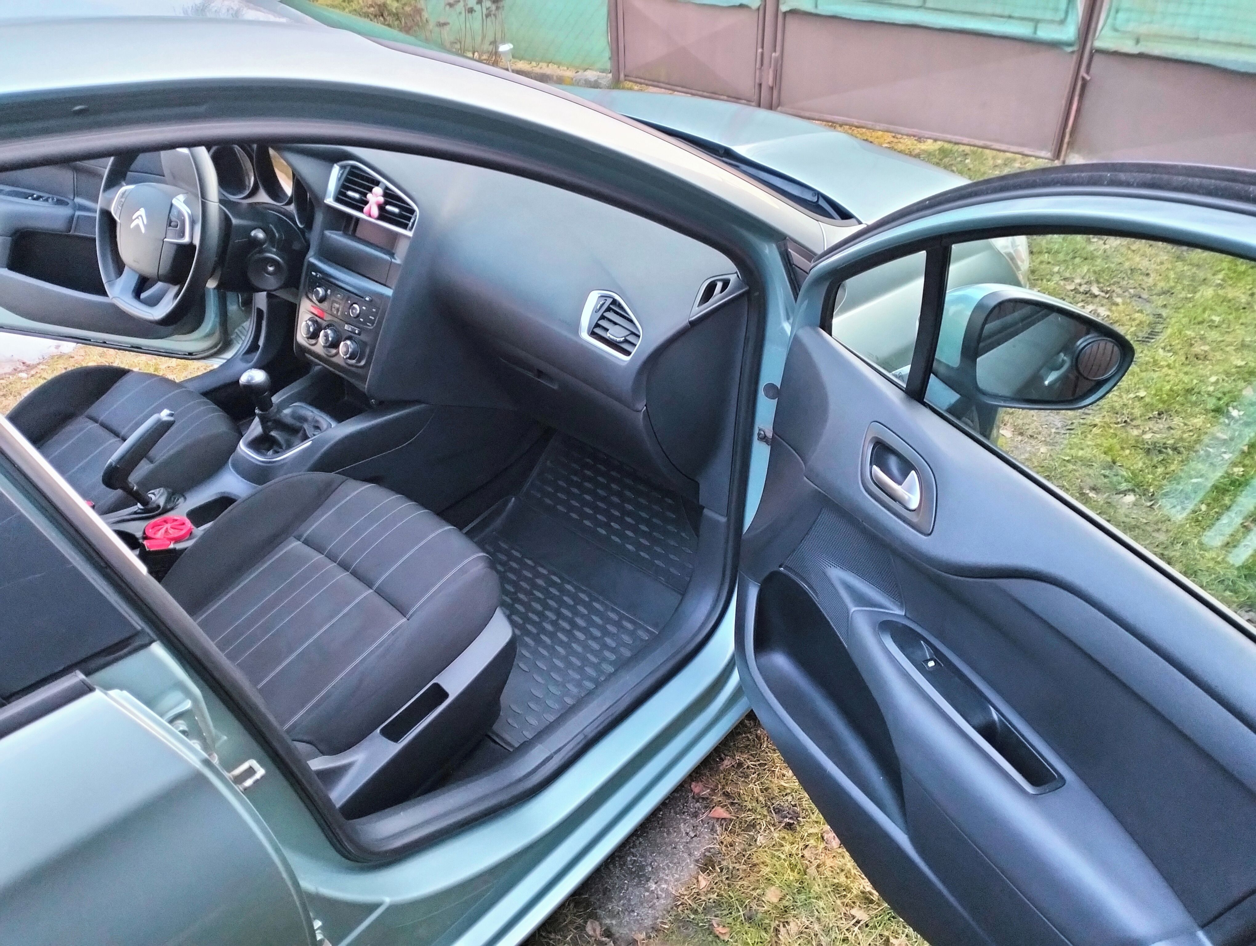 Citroën C4, 1.4 - fotka 4