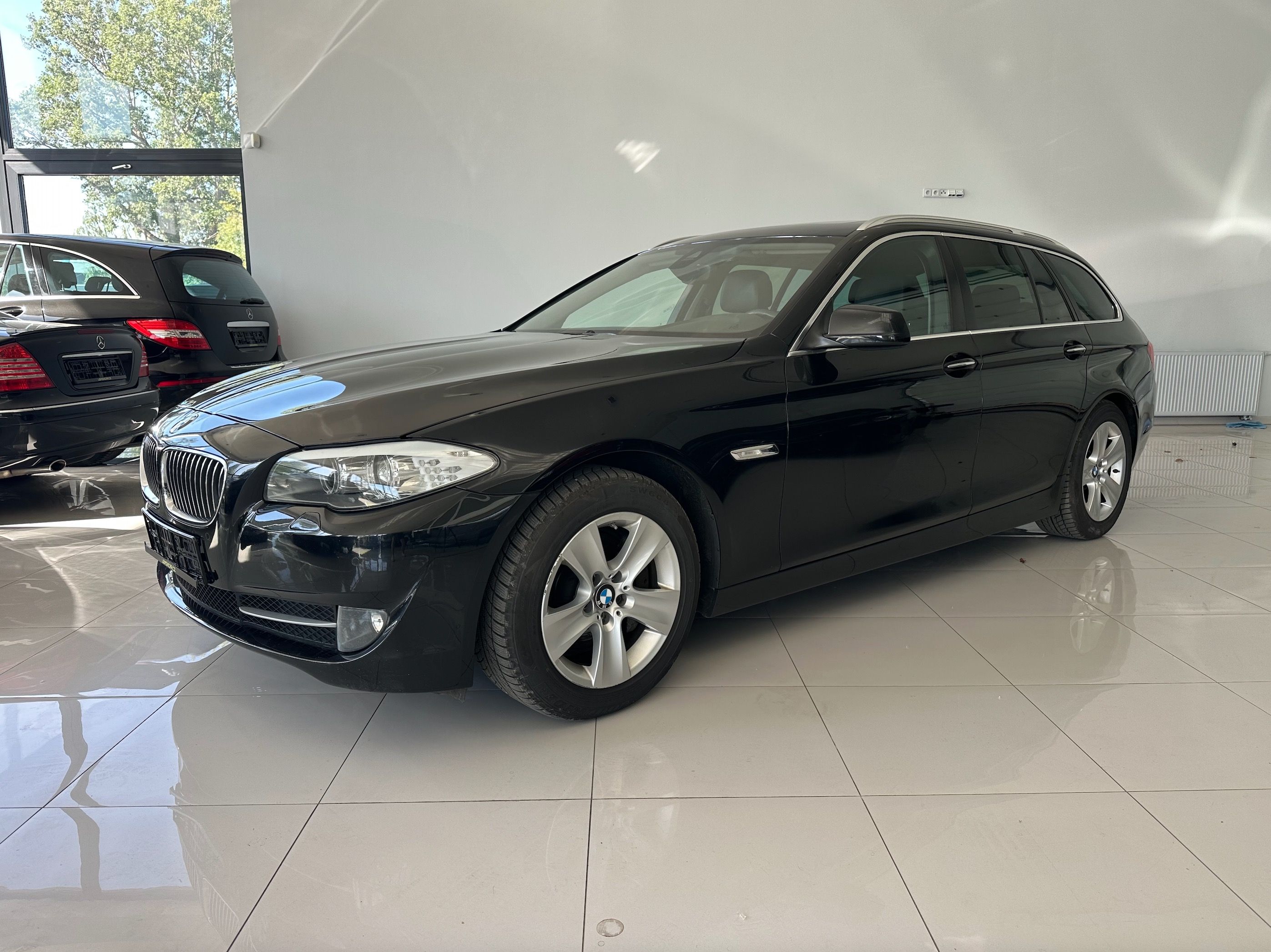 BMW Řada 5, 2.0 DIESEL 525D - fotka 6