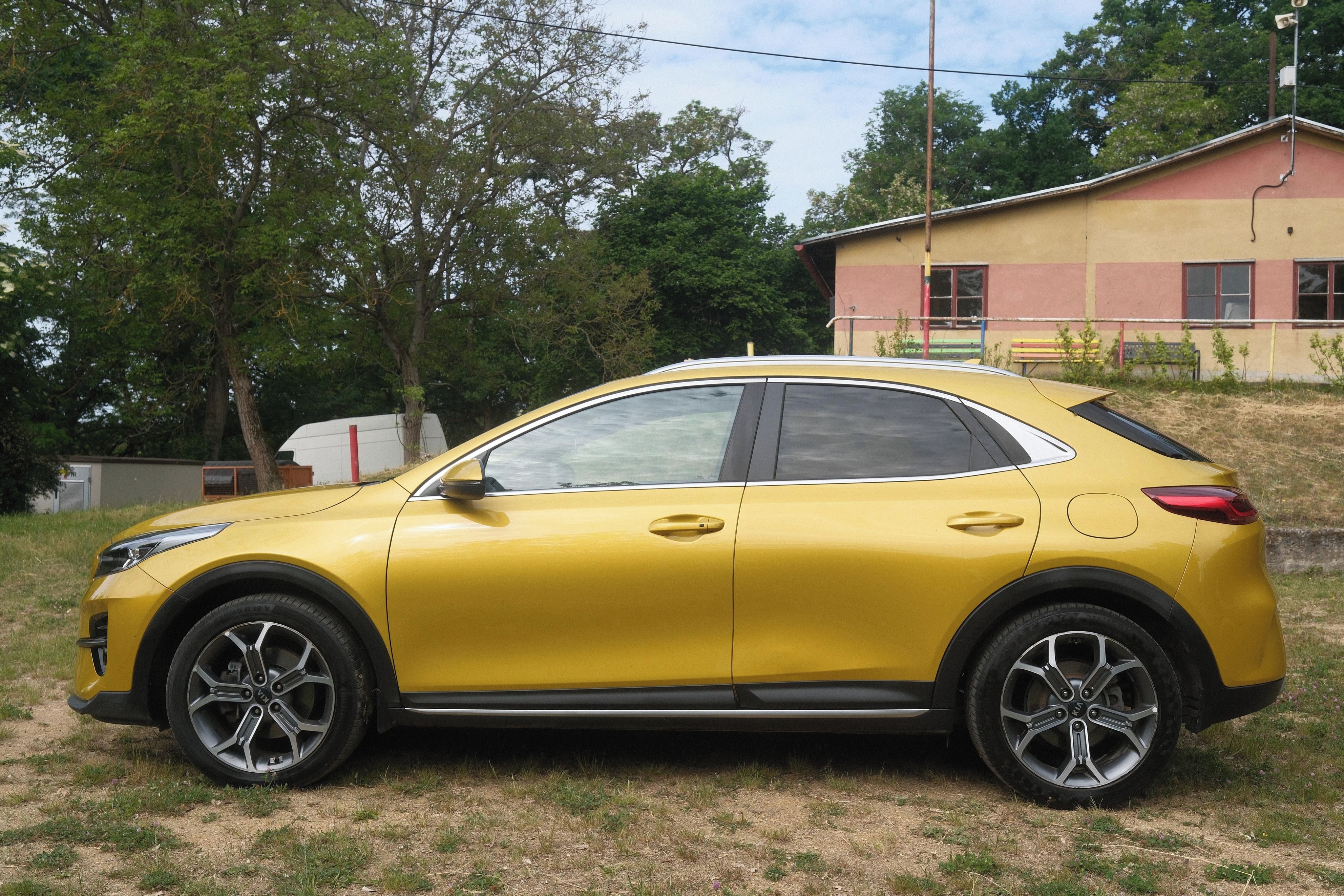 Kia XCee´d, Kia XCeed 1.4 T-GDI - TOP stav - fotka 4